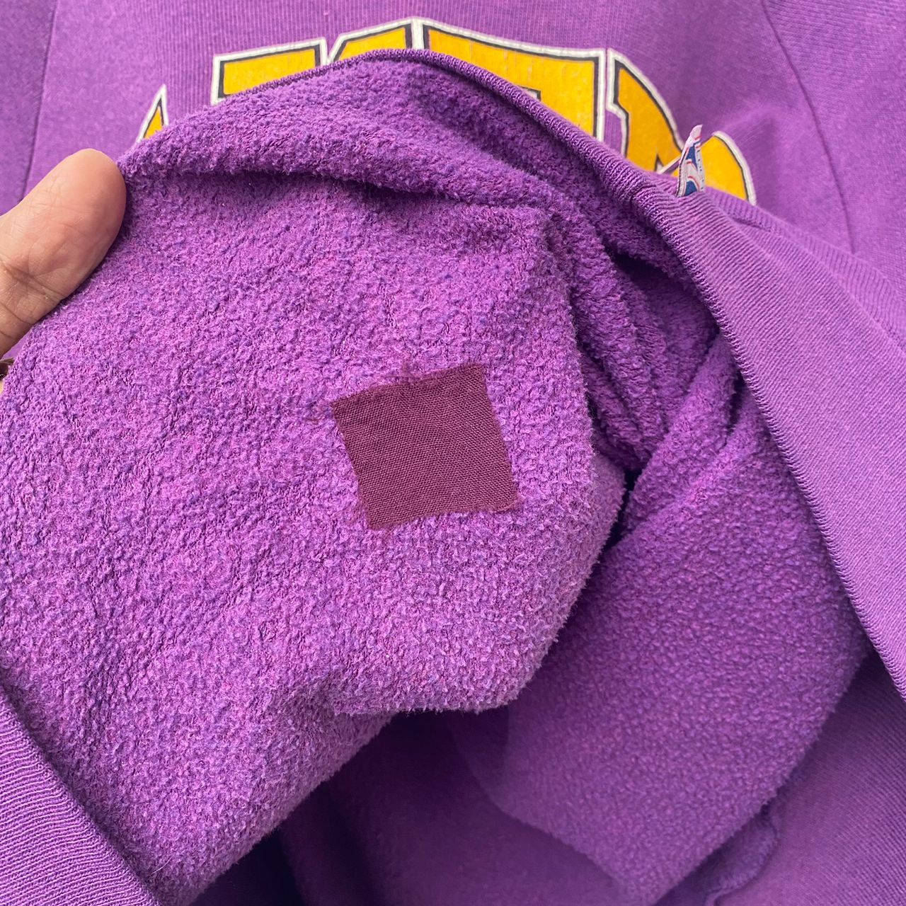 NBA × Vintage VINTAGE LOS ANGELES LAKERS SWEATSHIRT MEDIUM PULLOVER Size US M / EU 48-50 / 2 - 8 Thumbnail