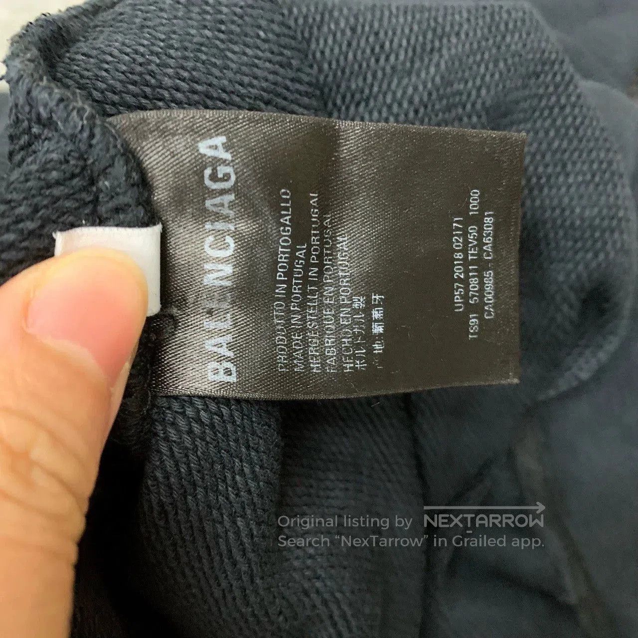 Balenciaga balenciaga black logo hoodie in size xxs. Size US XXS / EU 40 - 7 Thumbnail