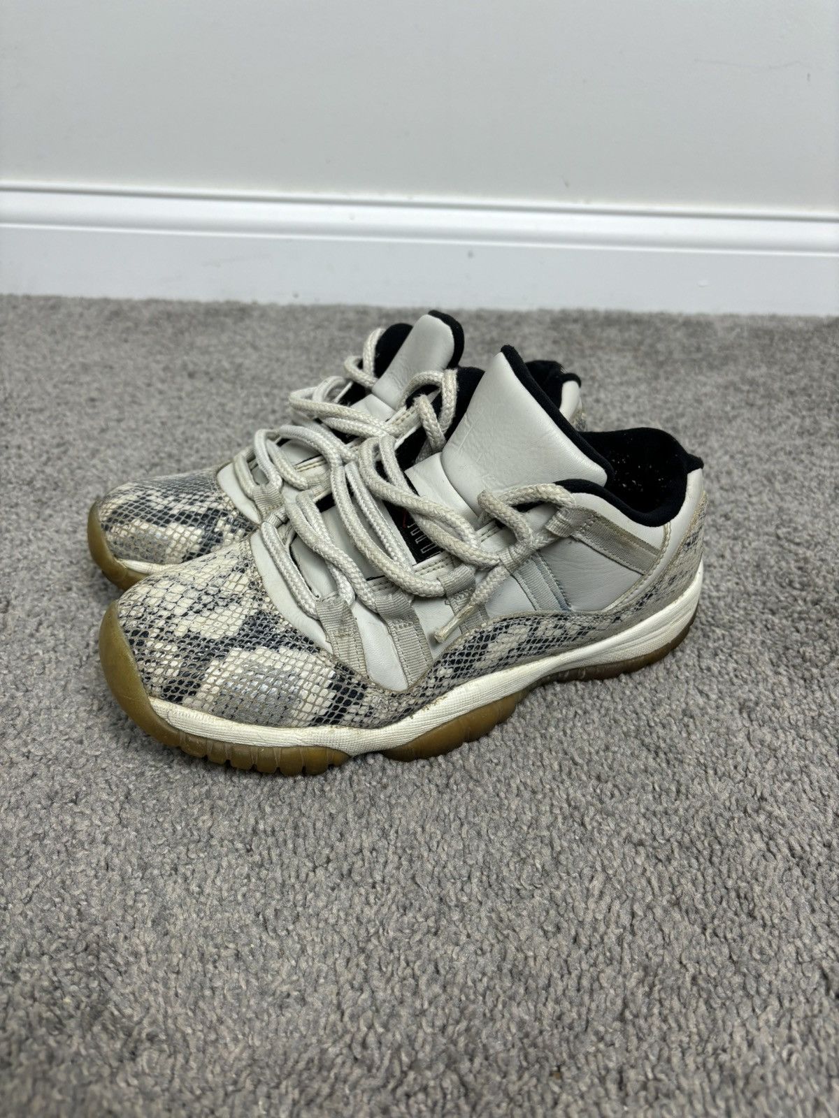 Jordan Brand Nike Air Jordan 11 XI Retro Low Light Bone Snakeskin sneaker Size US 6.5 / EU 39-40 - 11 Thumbnail