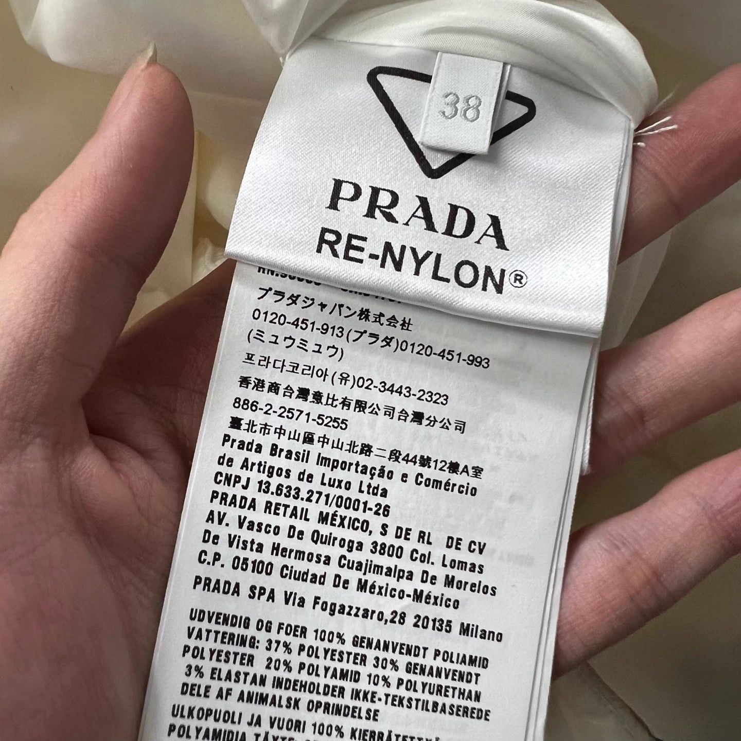 Prada Prada Re-Nylon Puffer Jacket Size 38 99% New Size S / US 4 / IT 40 - 4 Thumbnail