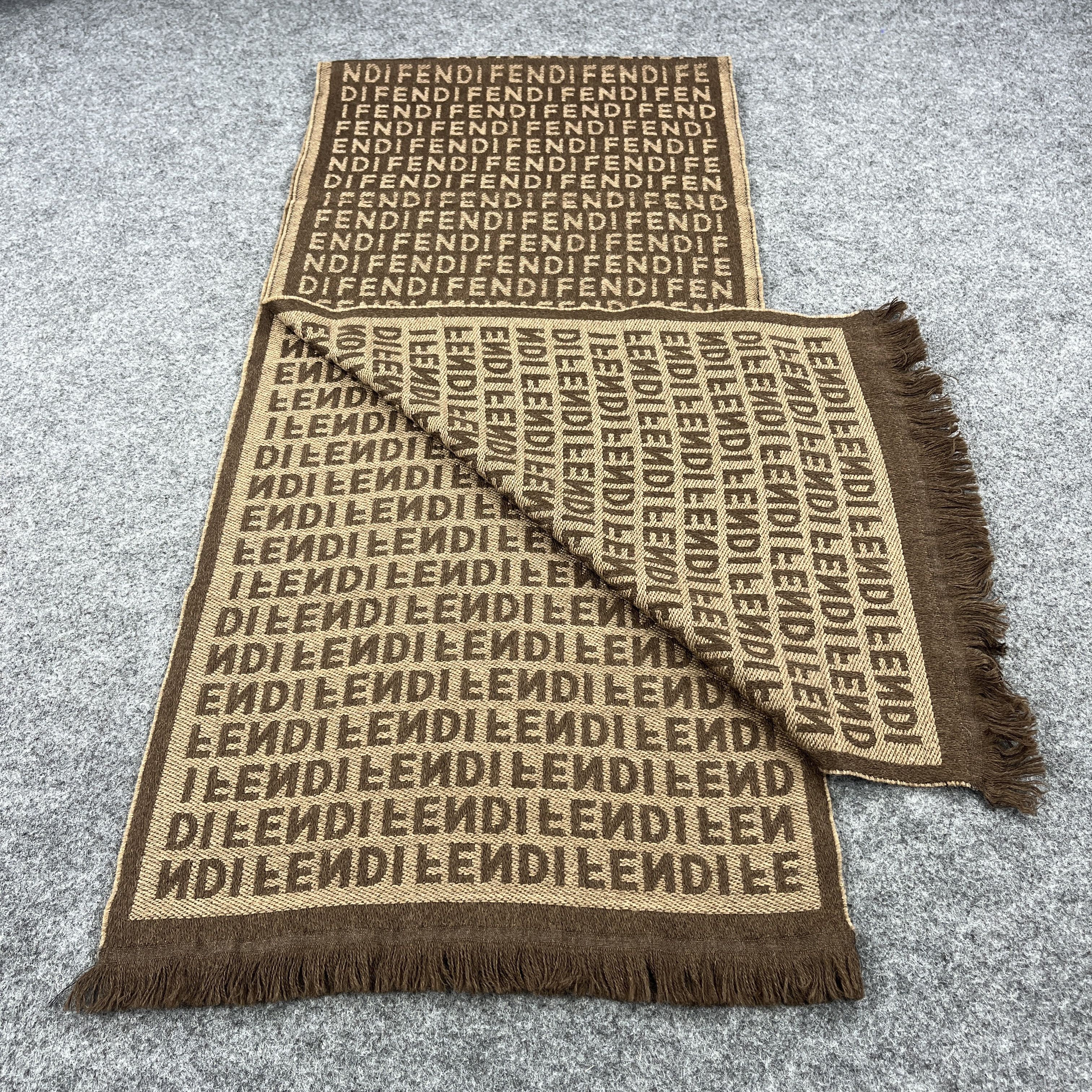 Fendi Scarf / Muffler / Neckwear K048