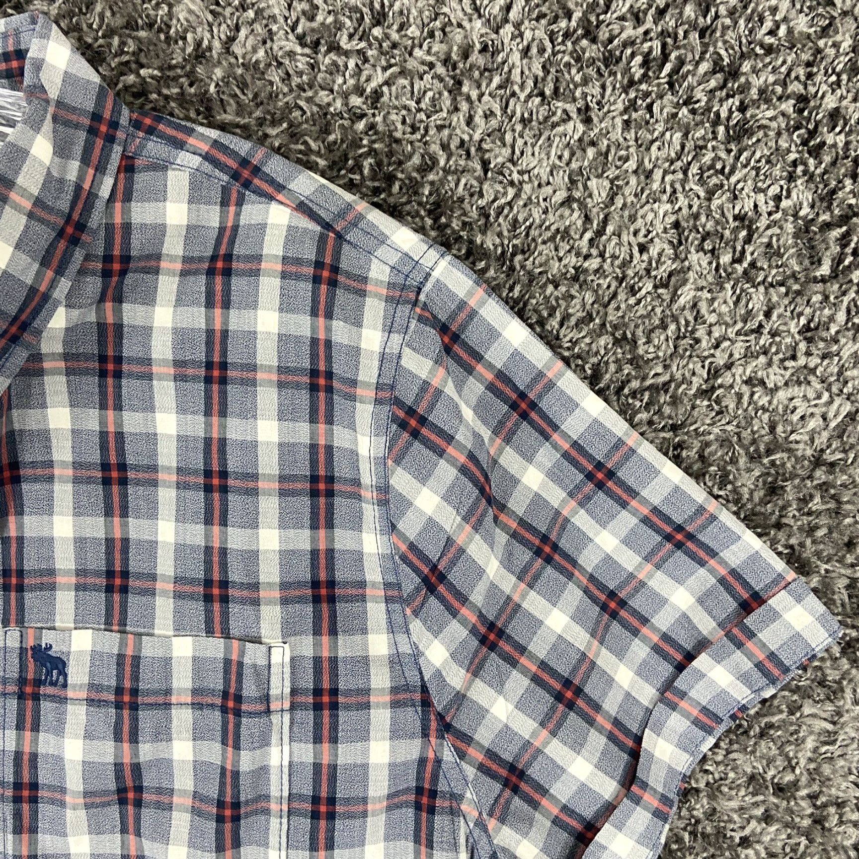 Abercrombie & Fitch ABERCROMBIE & FITCH Plaid Button-Up Shirt Men’s L Short Sleeve Gray Red Multicolor Size US 33 - 7 Thumbnail