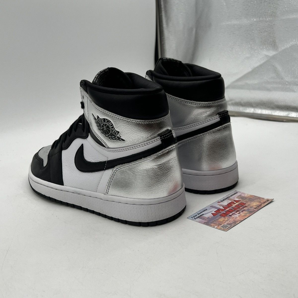 Jordan Brand Wmns air Jordan 1 high silver toe Size US 10 / IT 40 - 4 Thumbnail