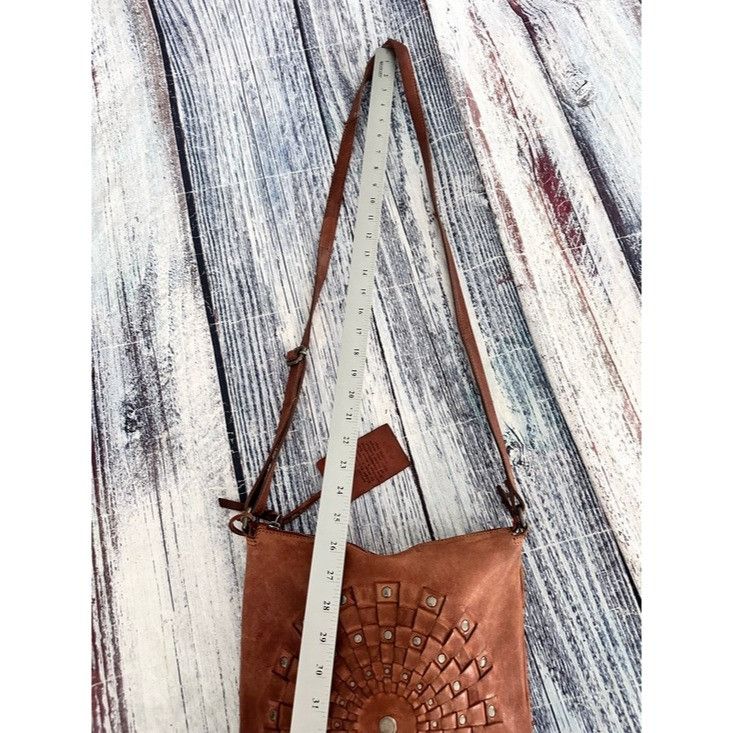 Other Vilenca Holland Tan Leather Crossbody Bag with Circular Weav Size ONE SIZE - 9 Thumbnail