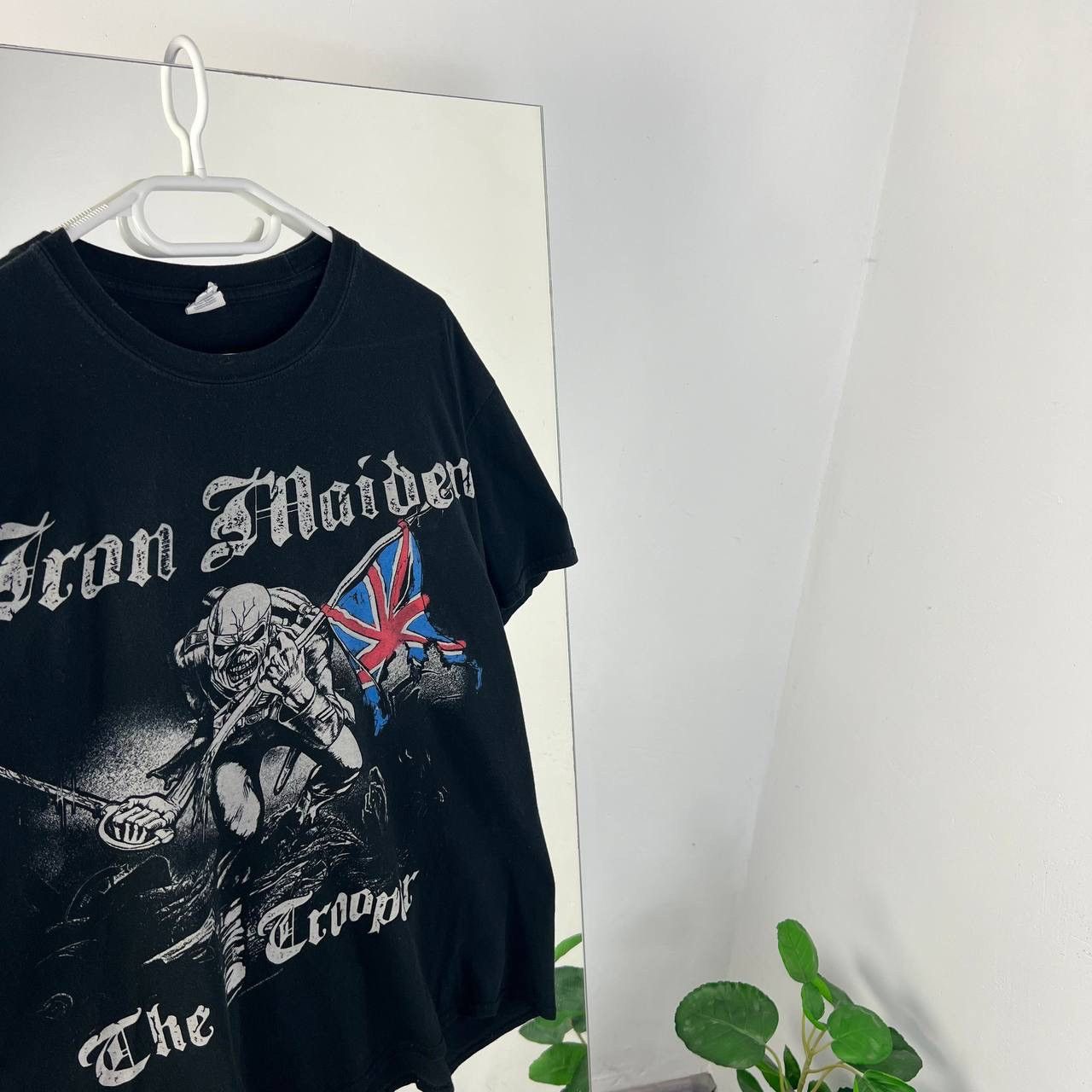 Iron Maiden Vintage Y2K Iron Maiden Skull Logo Rock Band T-Shirt Size US XL / EU 56 / 4 - 3 Thumbnail