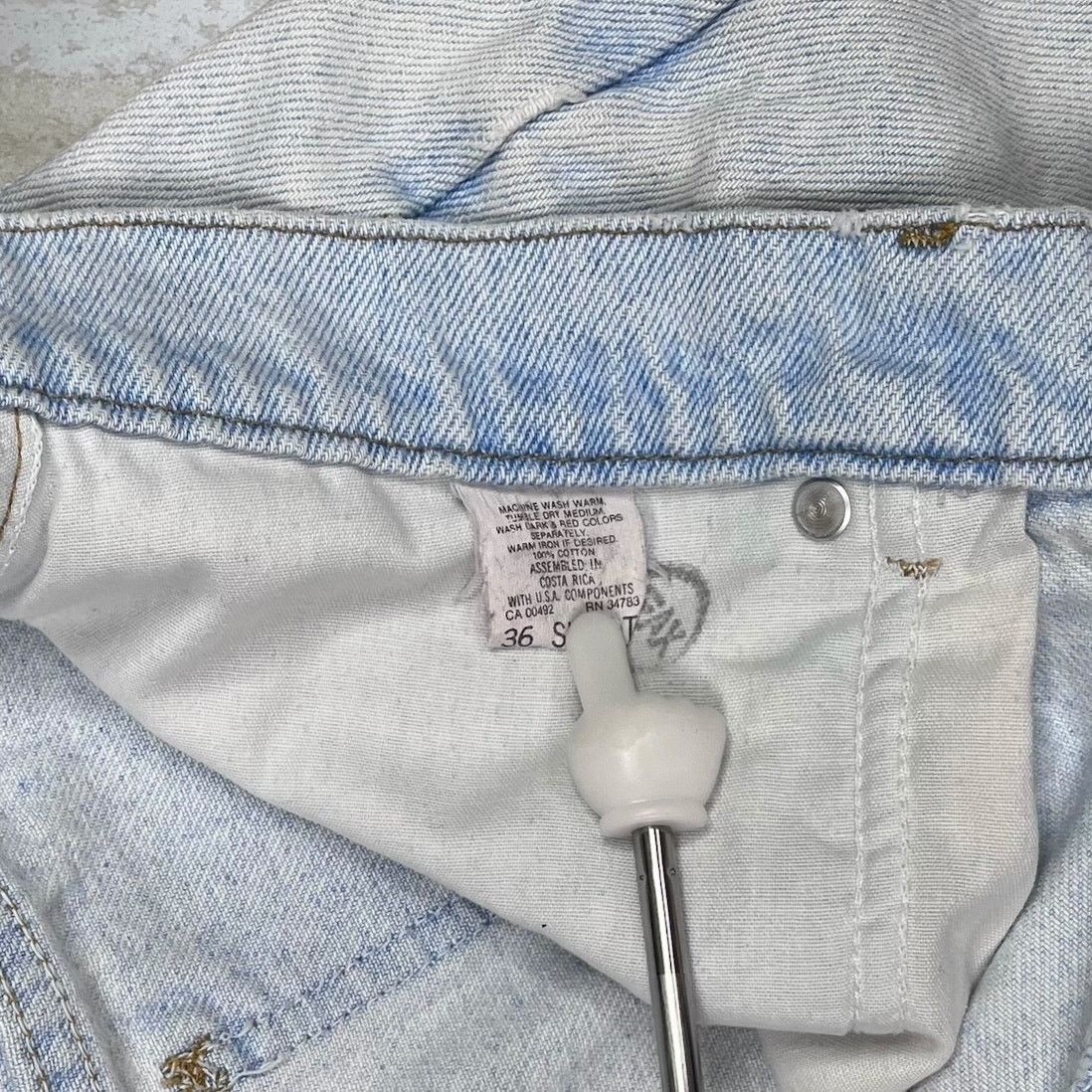 Lee Vintage 90s Lee Jean Shorts 34x11 Relaxed Fit Light Wash Size US 34 / EU 50 - 4 Thumbnail