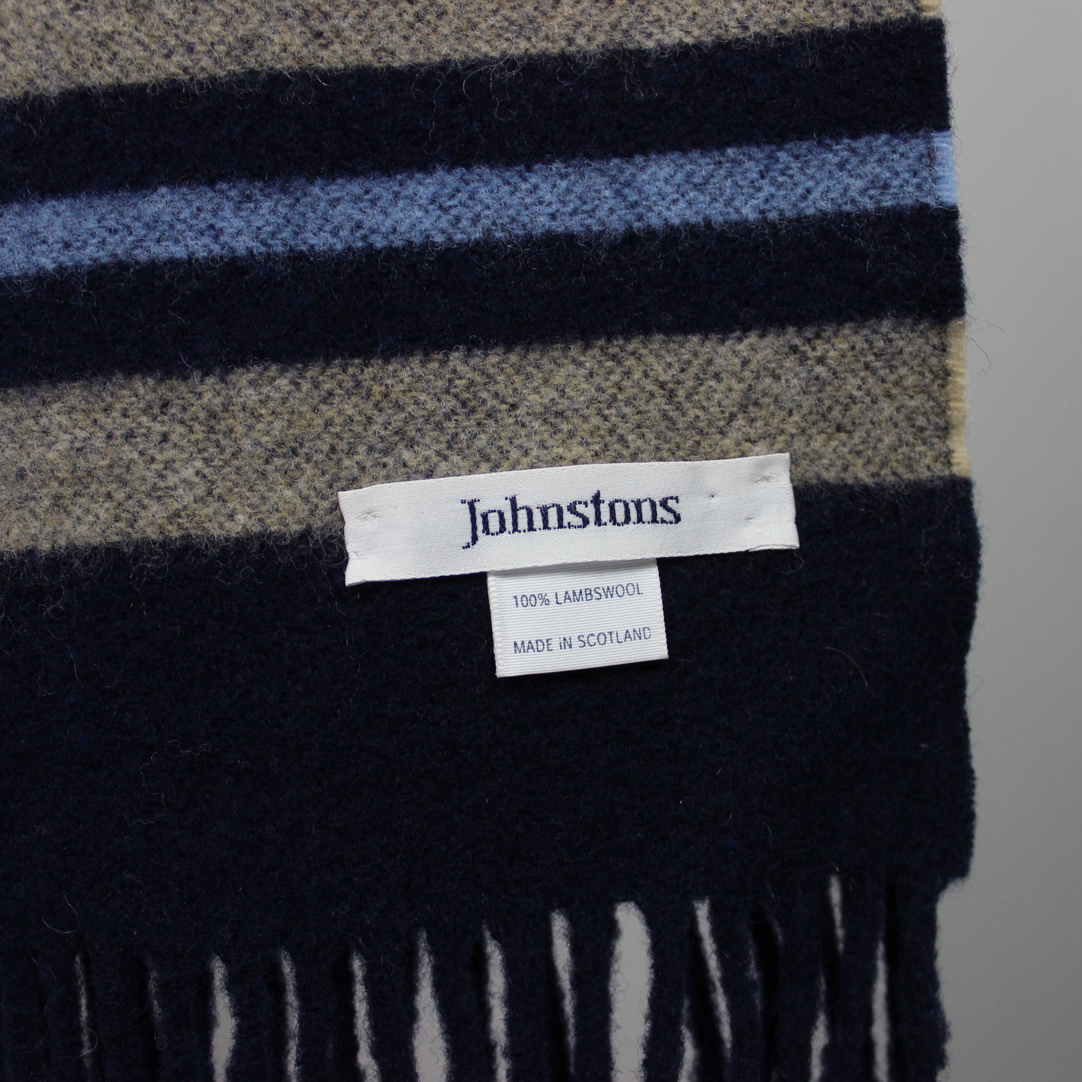 Johnstons Of Elgin Johnstons of elgin scarf Lambswool scotland Size ONE SIZE - 4 Thumbnail