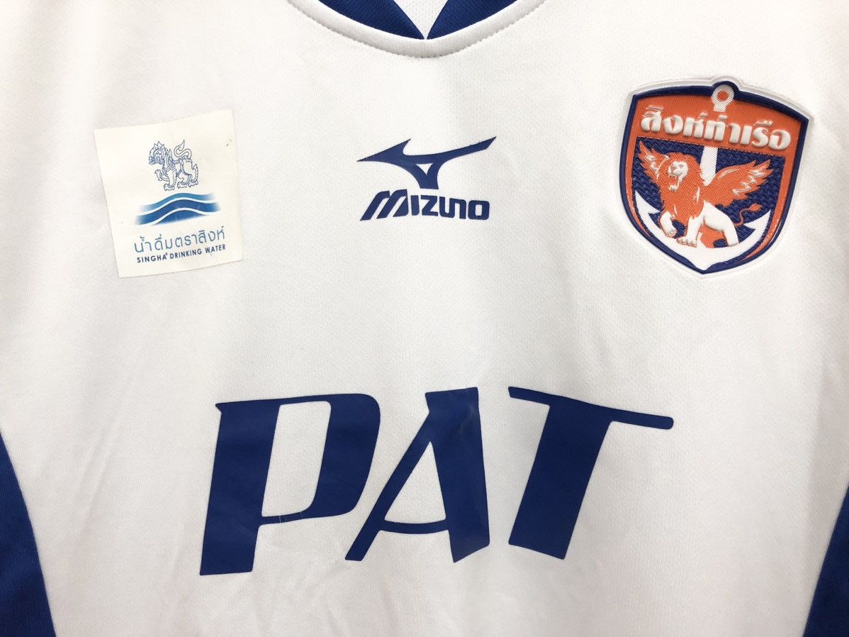 Mizuno × Vintage RARE 🔥 SINGHTARUA FC PORT FC THAILAND SOCCER FOOTBALL CLUB Size US L / EU 52-54 / 3 - 5 Thumbnail