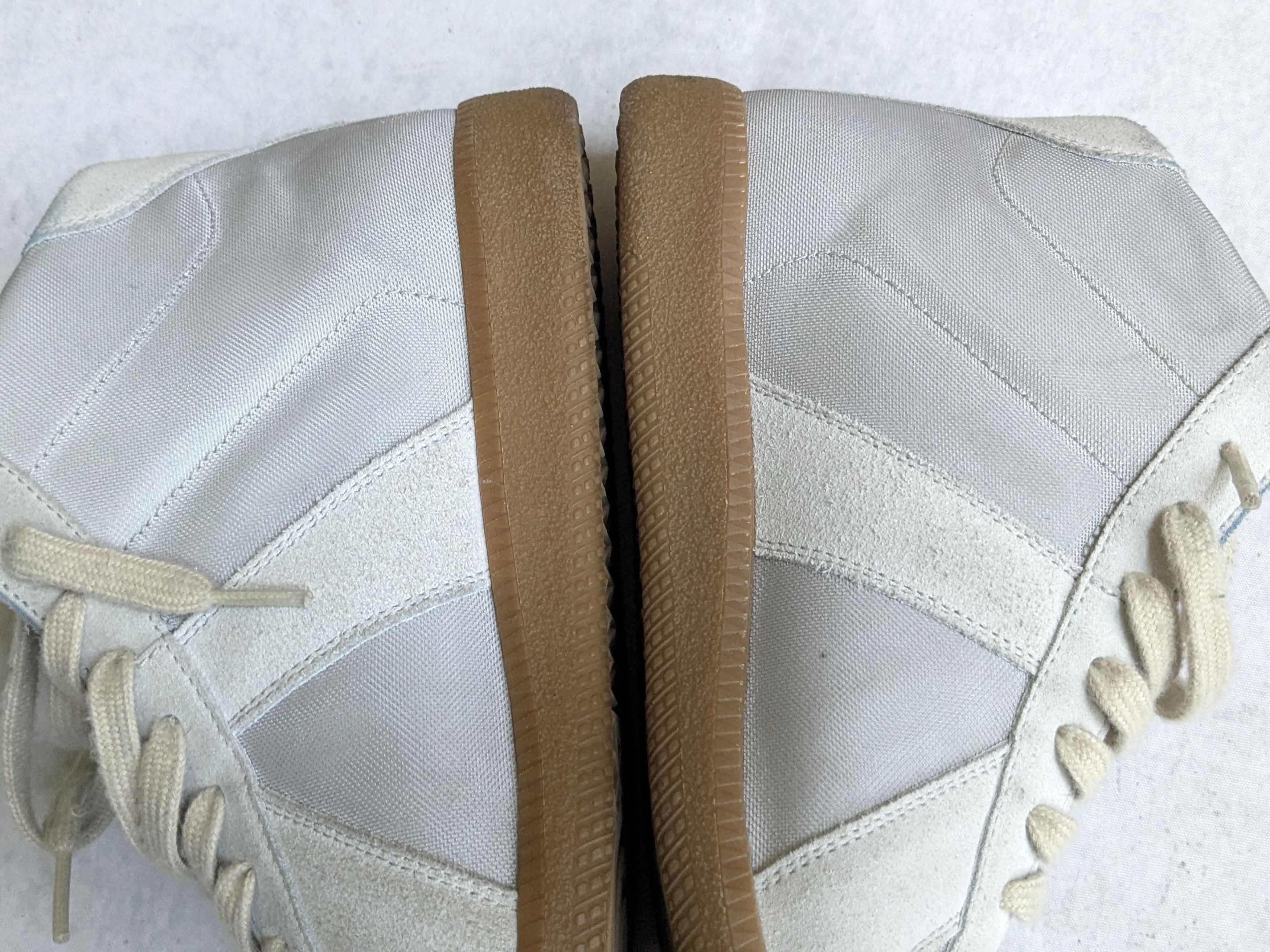 Maison Margiela Maison Margiela Replica GAT White Gray 7 40 High Tops Size US 7 / EU 40 - 15 Thumbnail