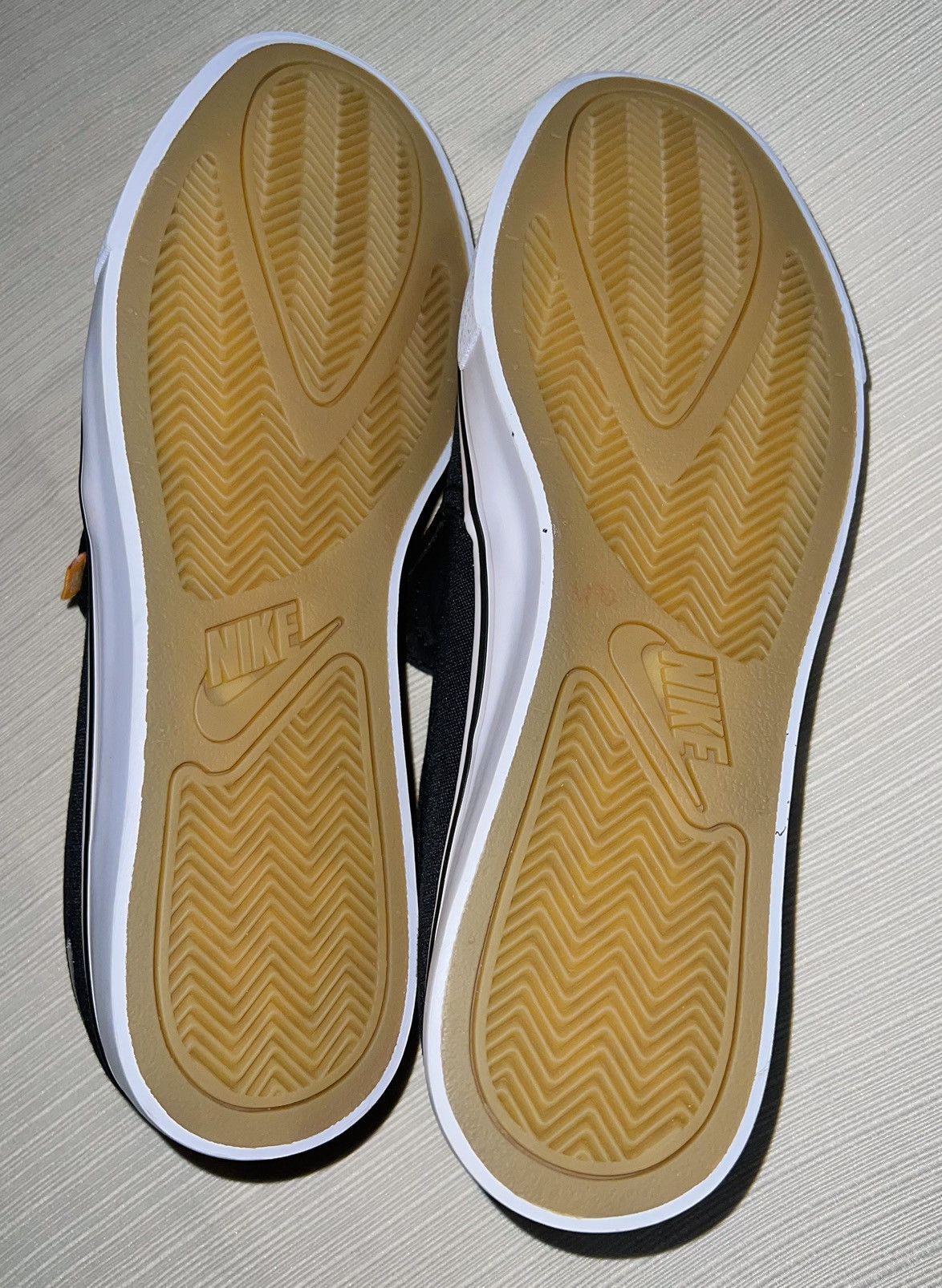 Nike NIKE COURT ROYALE AC (new) Size US 10.5 / EU 43-44 - 10 Thumbnail
