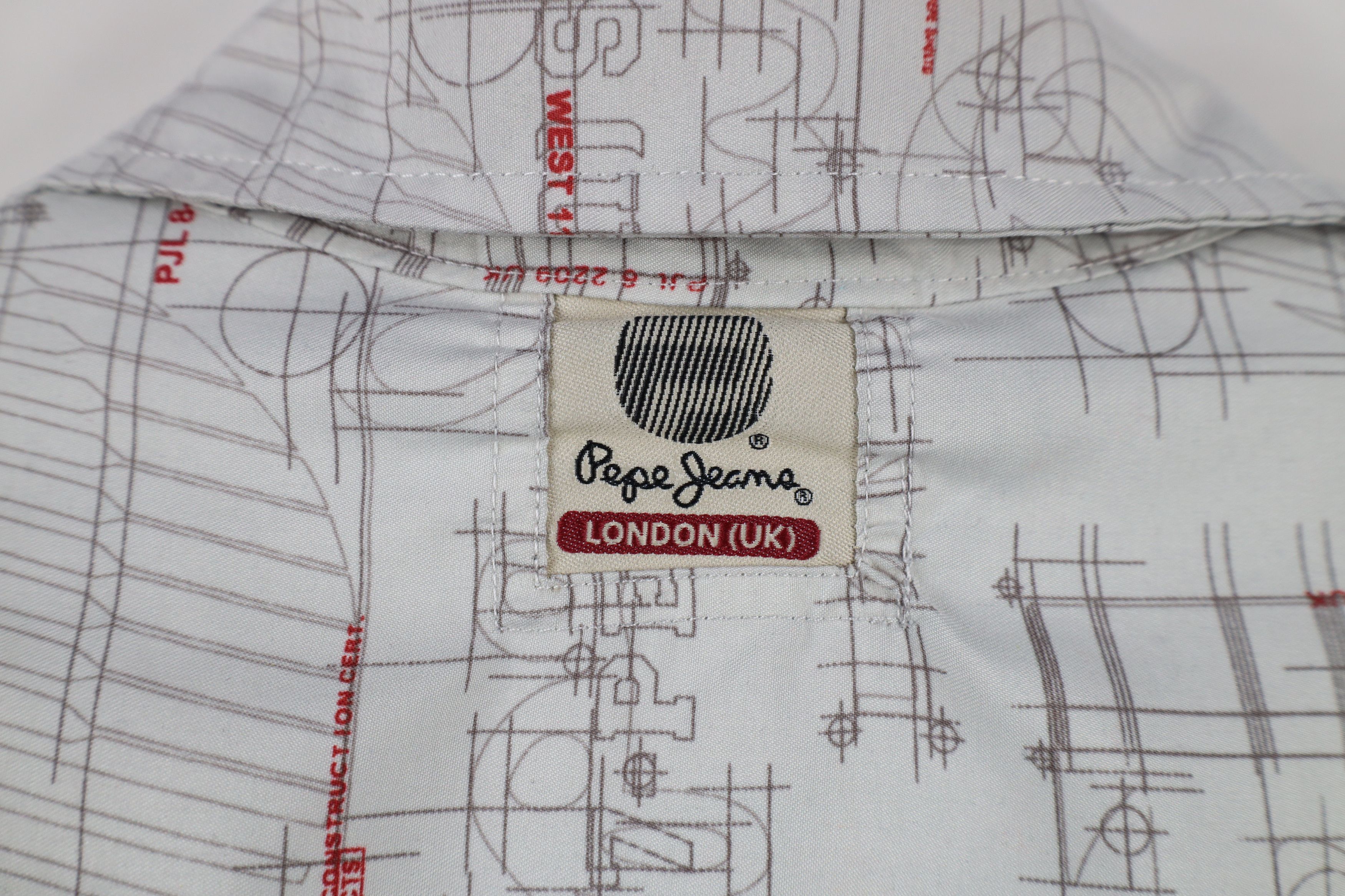 Vintage Vintage 90s Y2K Pepe Jeans Over Print Collared Button Shirt Size US XL / EU 56 / 4 - 11 Thumbnail