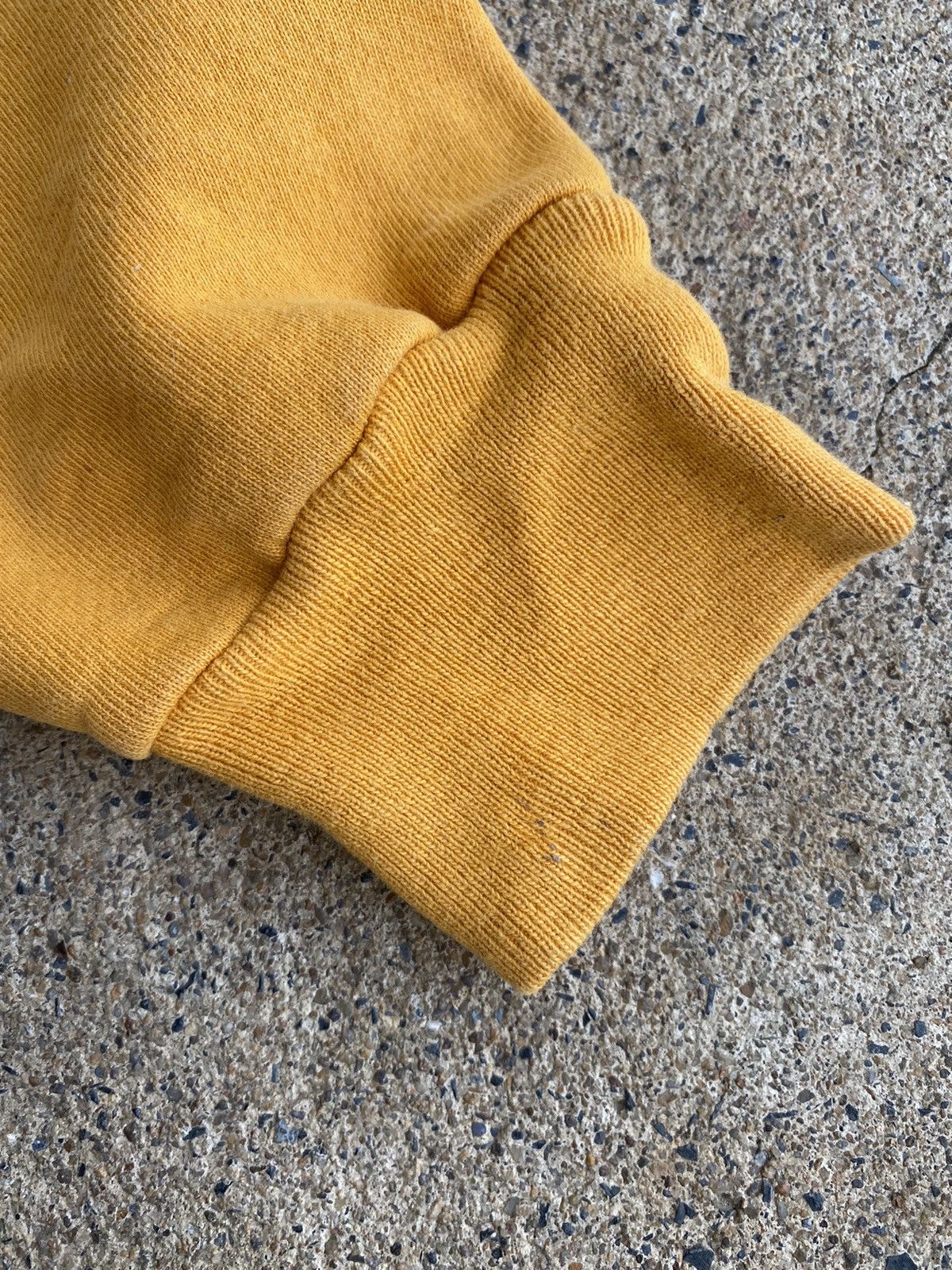 Champion × Vintage Vintage 90’s Champion Essential Yellow Sweatshirt Size US M / EU 48-50 / 2 - 7 Thumbnail