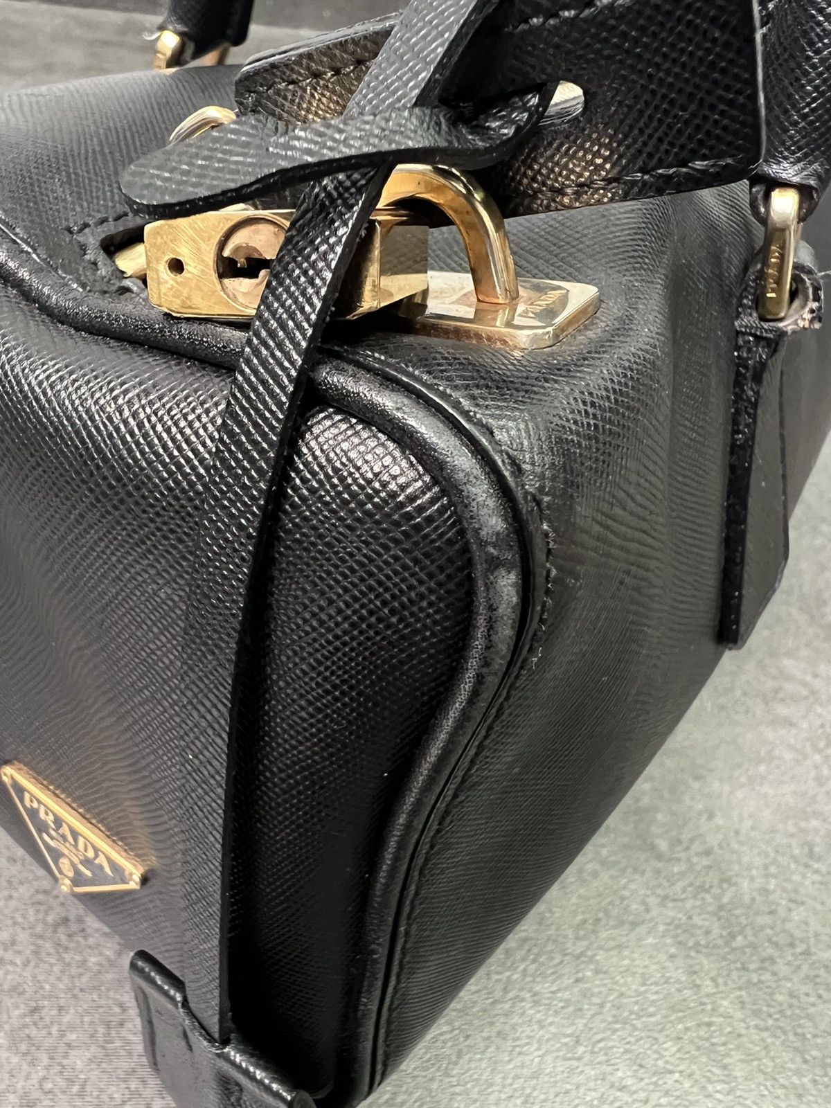 Prada Prada Saffiano Leather Shoulder Bag Black Size ONE SIZE - 2 Thumbnail