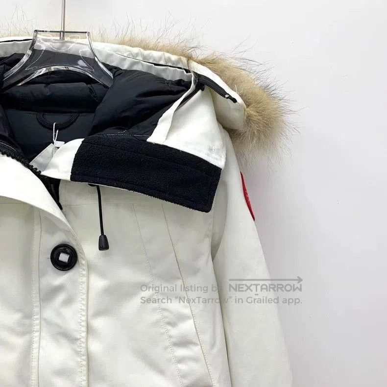 Canada Goose Canada Goose White Fur Hooded Down Jacket. Size US S / EU 44-46 / 1 - 3 Thumbnail