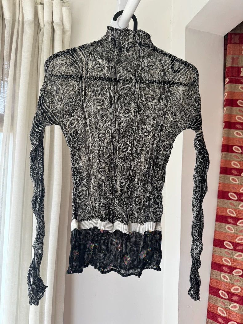 Issey Miyake Issey Miyake size:2 Grey willow pleated vintage floral top Size M / US 6-8 / IT 42-44 - 2 Thumbnail