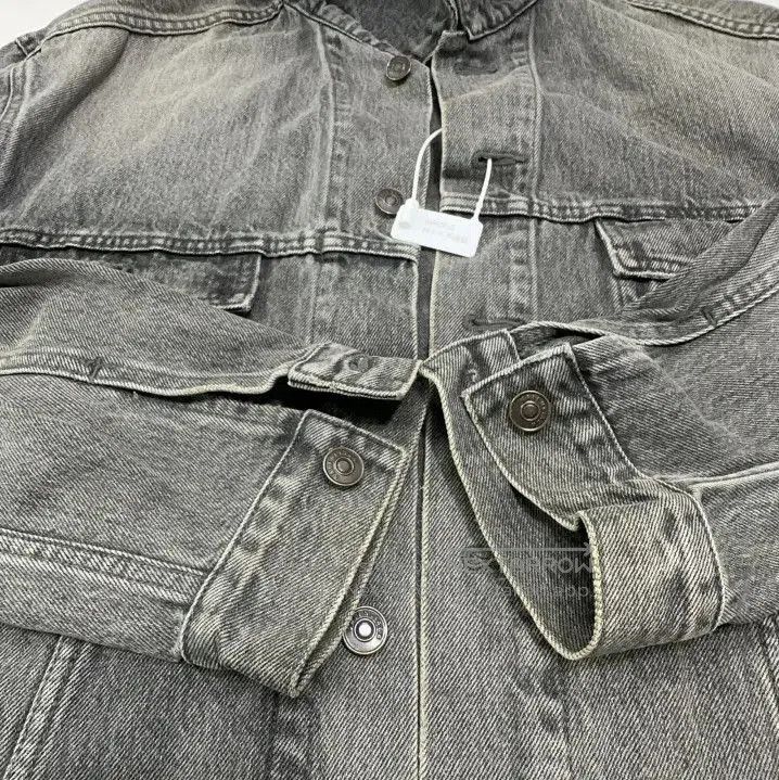 Balenciaga Balenciaga Men’s Vintage Wash Denim Jacket. Size US L / EU 52-54 / 3 - 5 Thumbnail