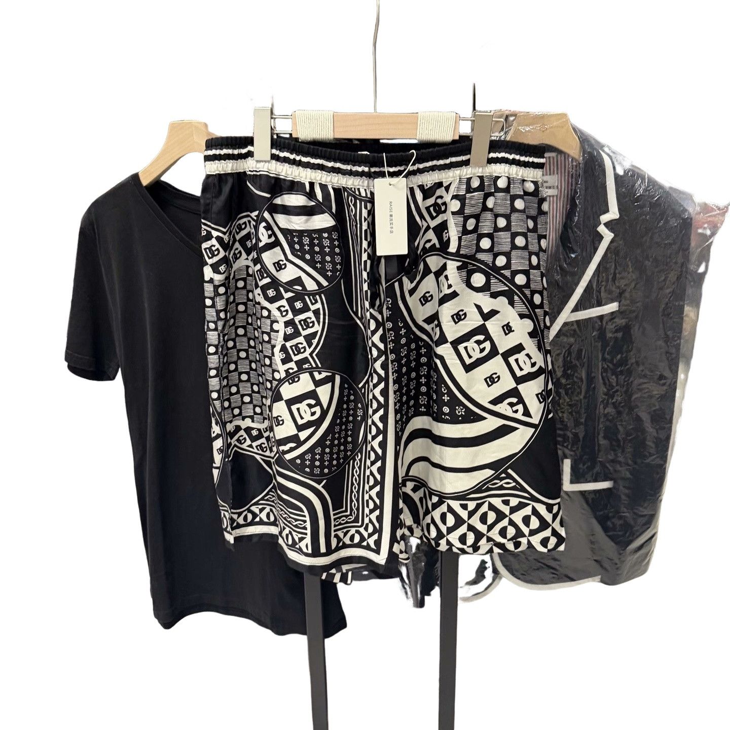 Dolce & Gabbana Dolce & Gabbana Patterned Silk Shorts Size 54 Size US 38 / EU 54 - 1 Thumbnail