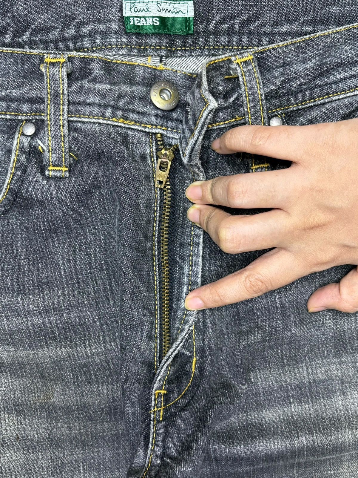 Paul Smith × Vintage Vintage Paul Smith Faded Wash Loose Fit Jeans Size US 32 / EU 48 - 3 Thumbnail