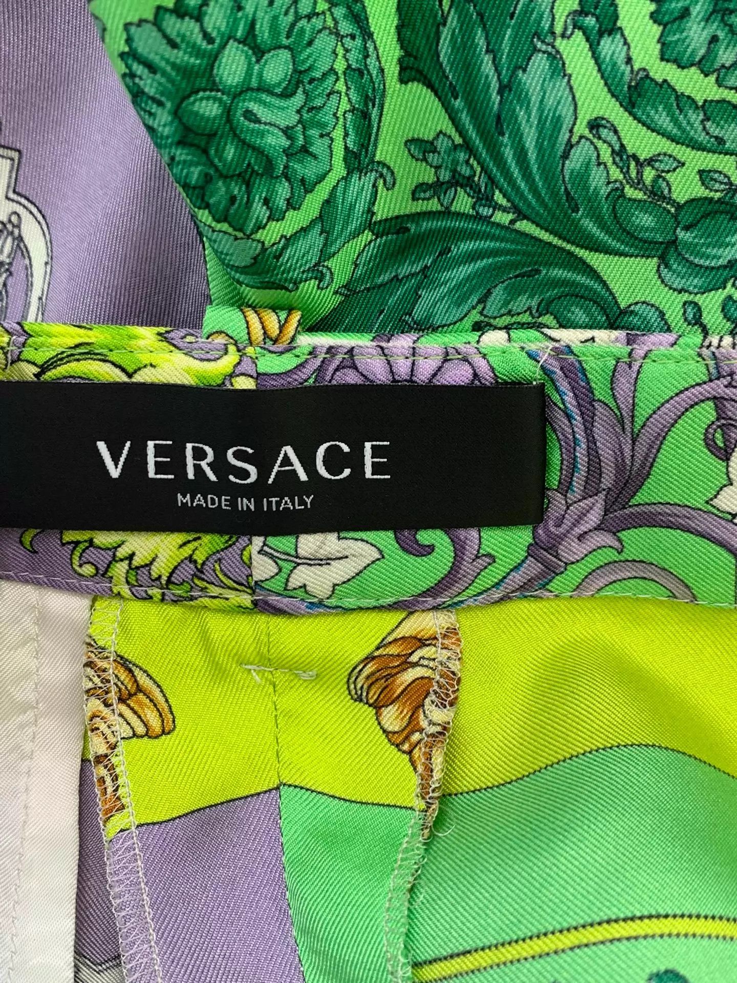 Versace Versace Women's Green Purple Silk Printed Short 42 Size 28" / US 6 / IT 42 - 4 Thumbnail