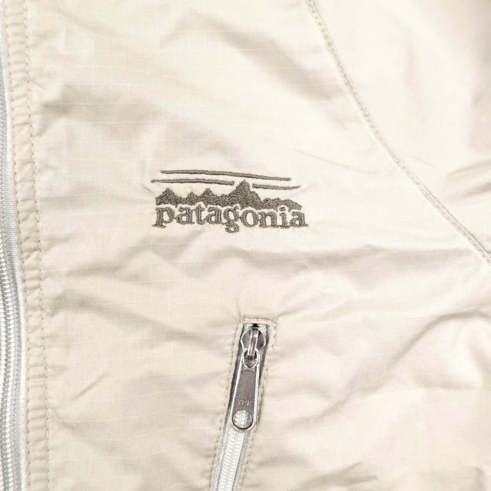 Patagonia Vintage Patagonia Jacket Mens Medium Beige Lightweight Windbreaker Full Zip Coat Size US M / EU 48-50 / 2 - 3 Thumbnail
