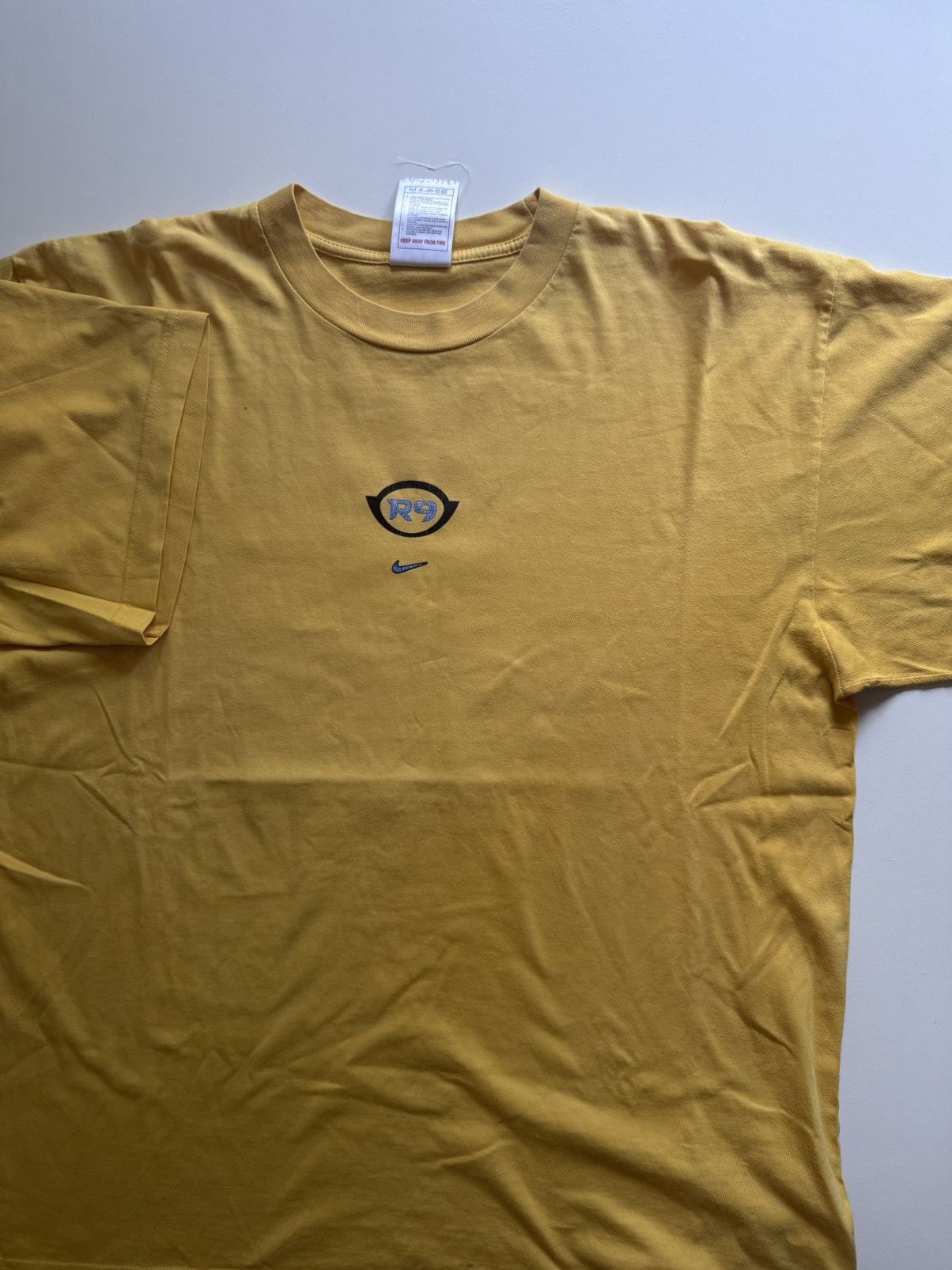 Nike 1997 Ronaldo R9 Nike Vintage Tee L Size US L / EU 52-54 / 3 - 1 Thumbnail