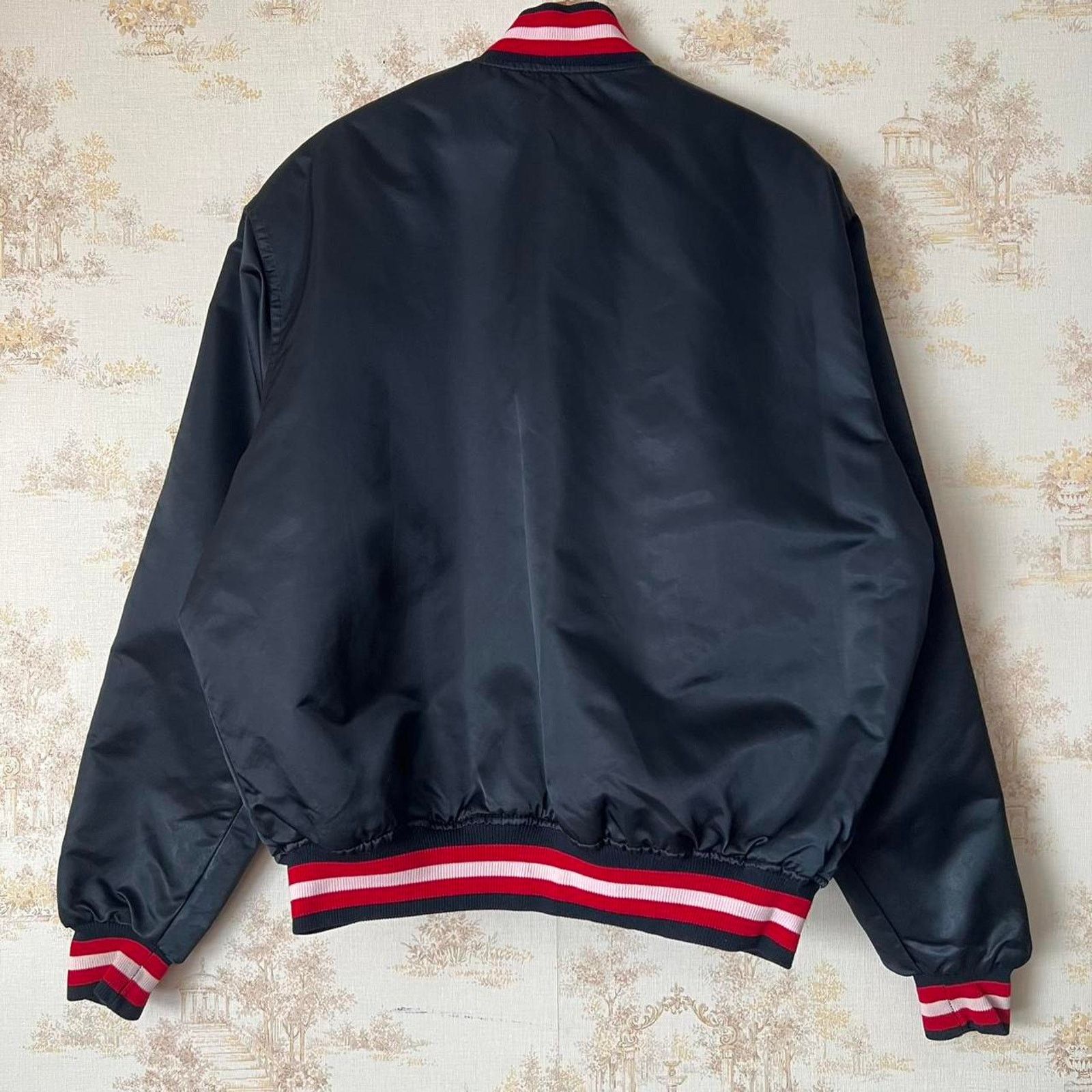 Starter Vintage 80s Chicago Bulls Starter Satin Jacket | Size XL Size US XL / EU 56 / 4 - 6 Thumbnail