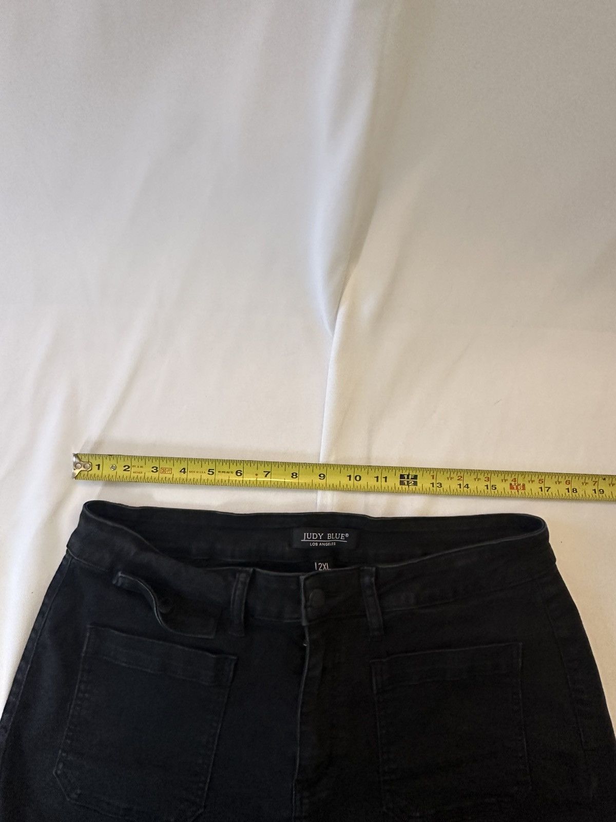 Judy Blue Judy Blue Cargo Patch Pocket Black Denim Jean Shorts Size 2X Size 42" / US 20 - 4 Thumbnail