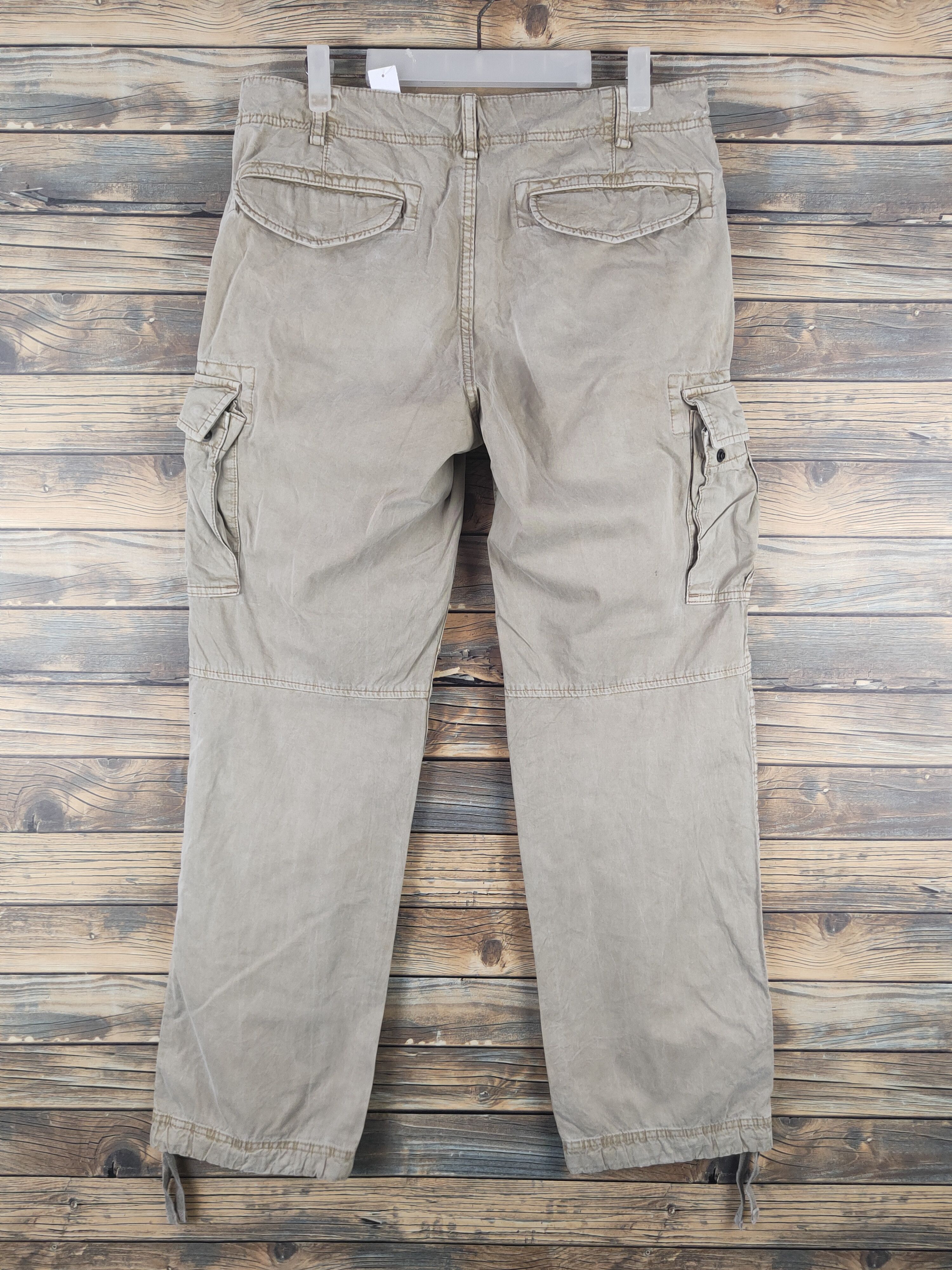 Japanese Brand DL Uniqlo Beige Multipocket Cargo Pants #SP46-291T Size US 31 - 7 Thumbnail