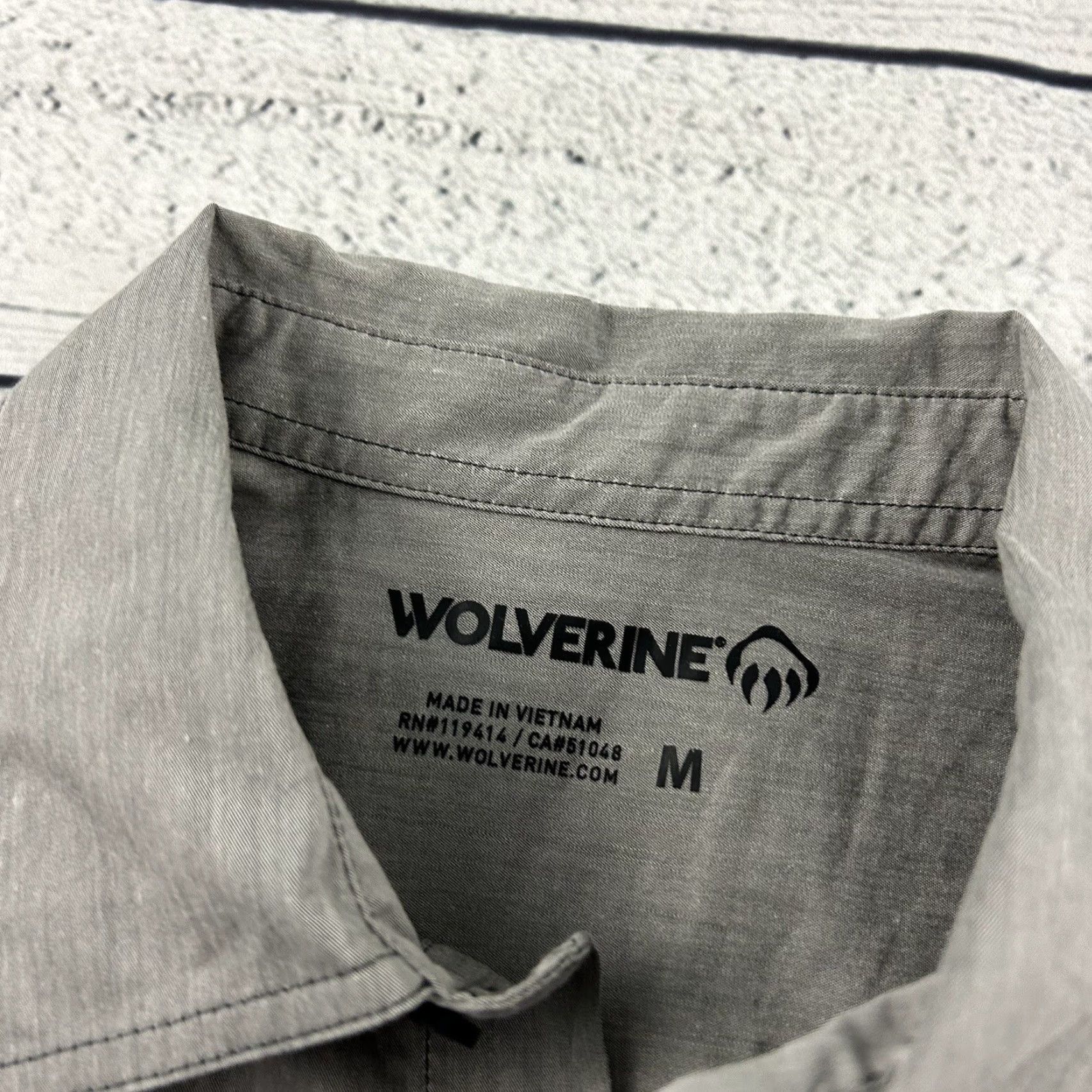 Vintage Wolverine Short Sleeve Button Up Shirt Men's M Gray Size US M / EU 48-50 / 2 - 2 Thumbnail