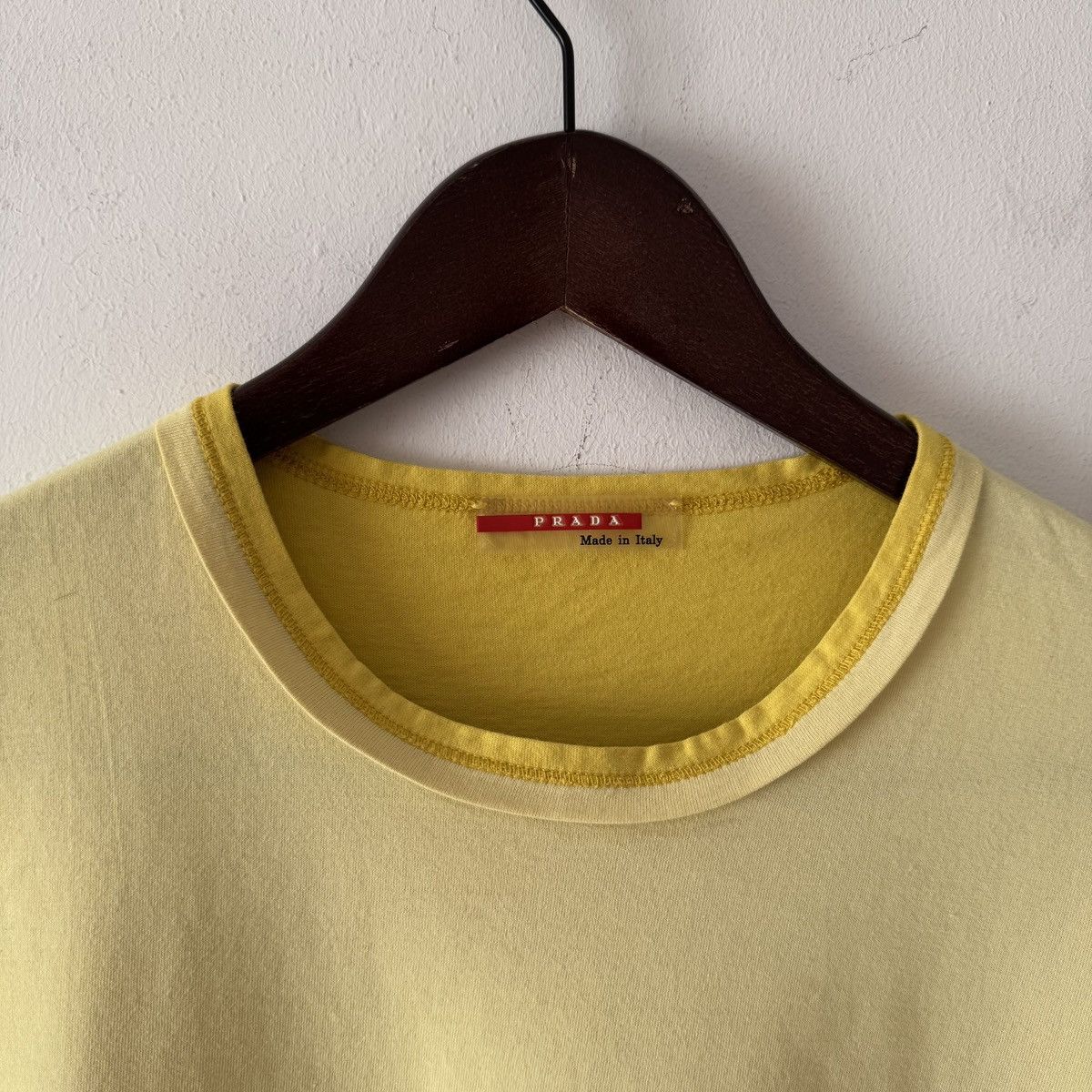 Prada 🔥🔥 Prada Red Tab Yellow Cotton T-Shirt Size US L / EU 52-54 / 3 - 5 Thumbnail