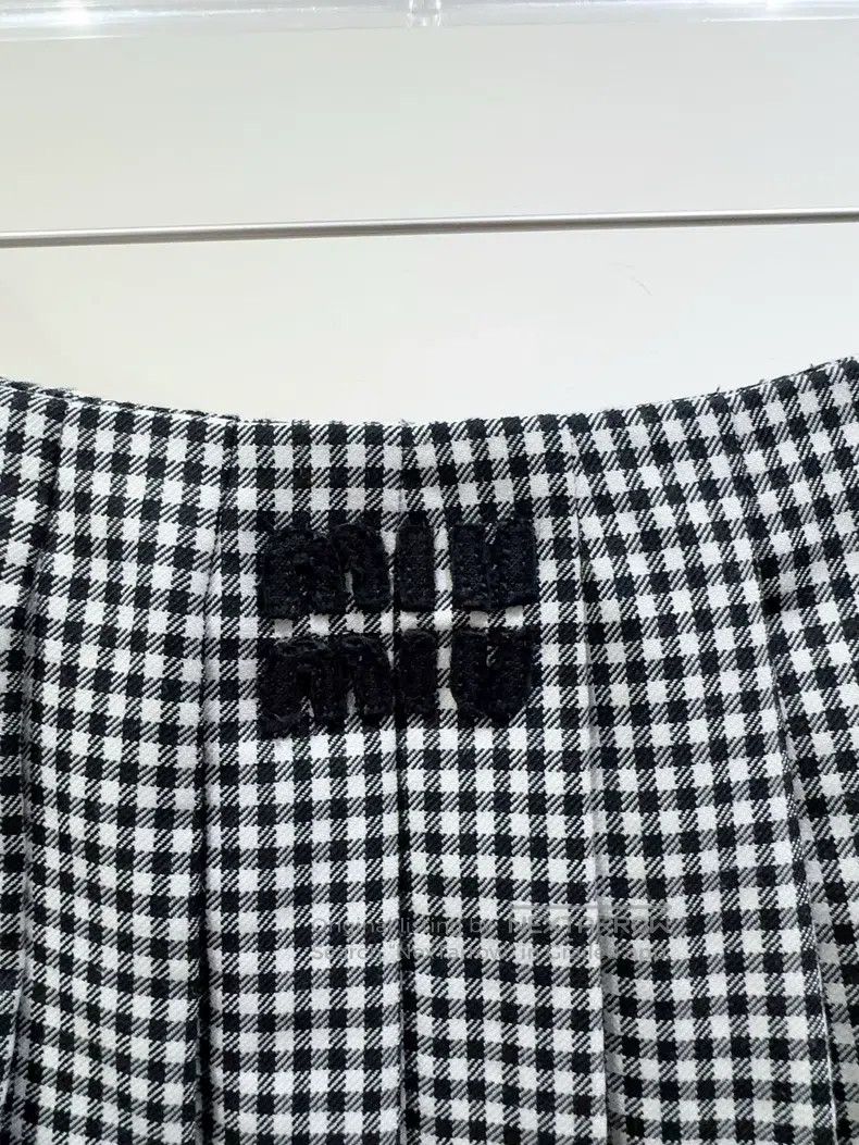 Miu Miu Miu Miu 38 Early autumn plaid overskirt Size 37" - 3 Thumbnail