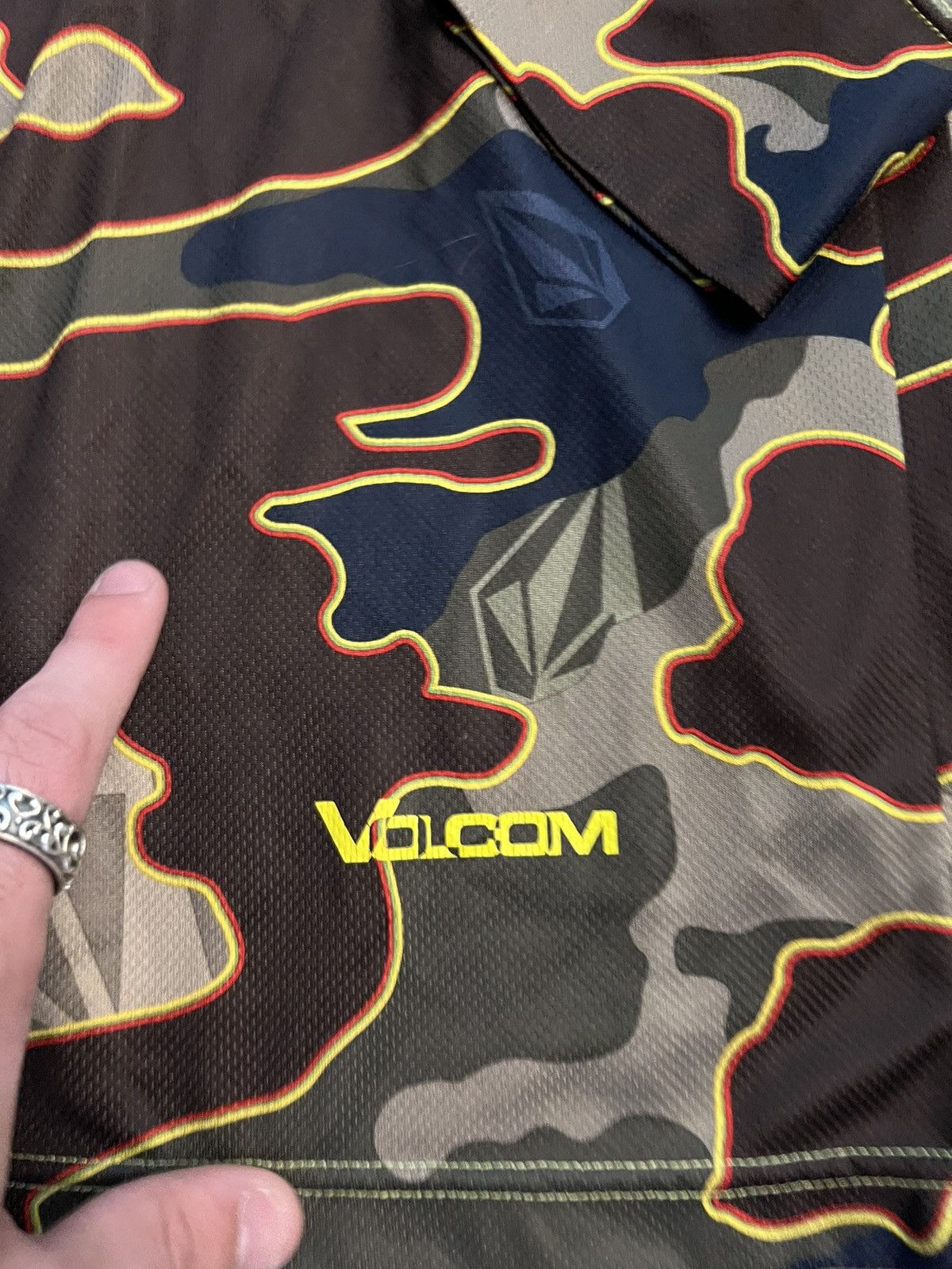 The GV Gallery × Volcom Insane volcom aop camo performance long sleeve Size US M / EU 48-50 / 2 - 2 Thumbnail