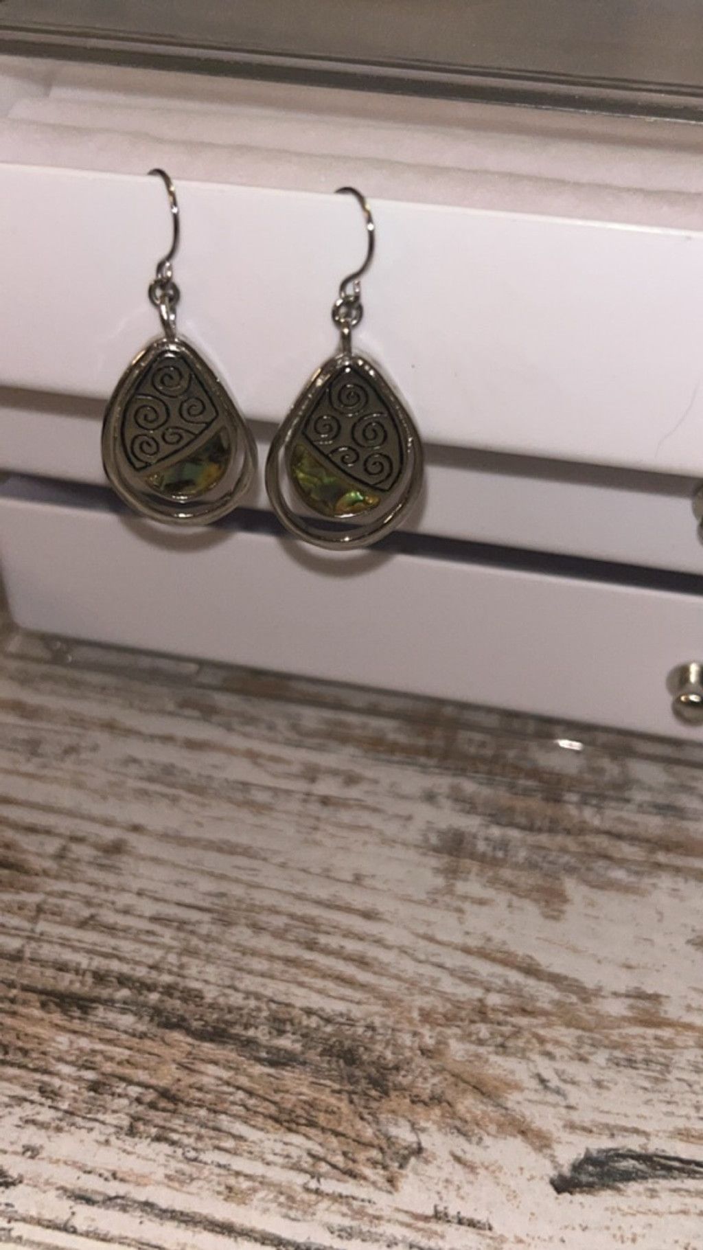 Other Women's Unbranded Teardrop Earrings One Size Silver Green Size ONE SIZE - 1 Thumbnail