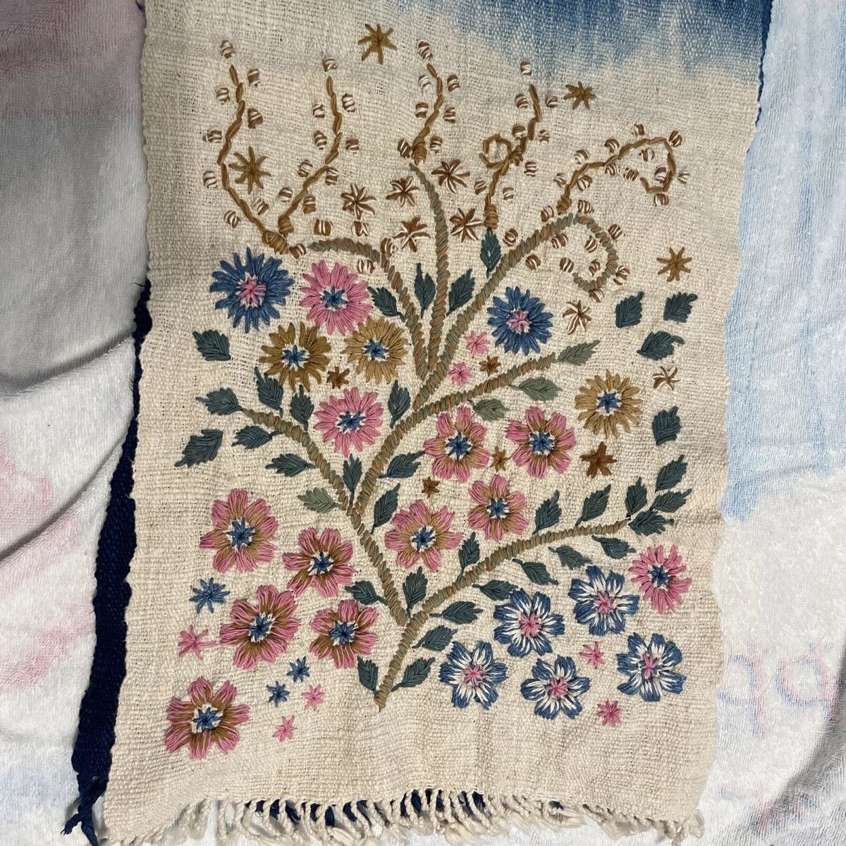 Other Bhukram Shawl Hand Embroidered Size ONE SIZE - 5 Thumbnail