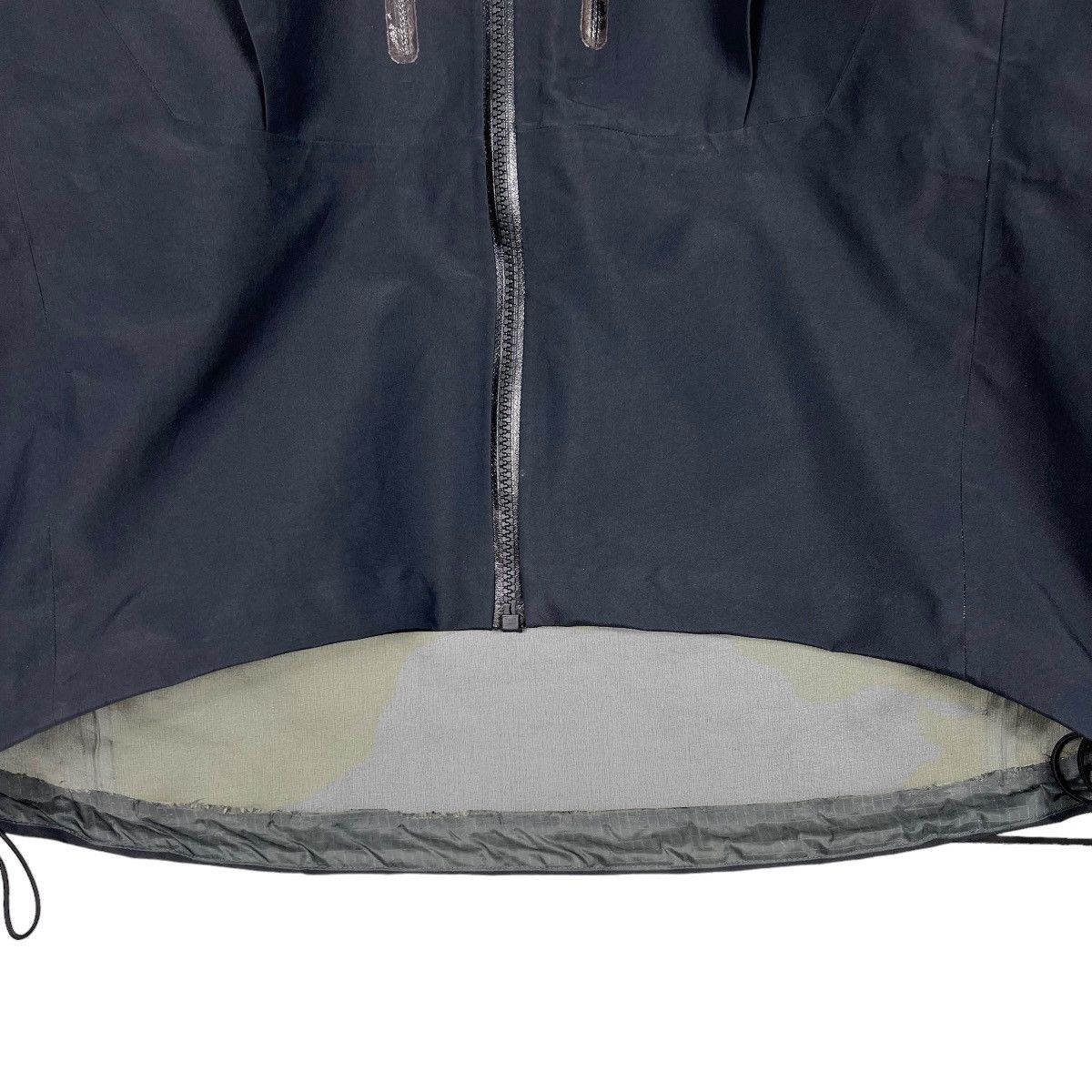 Arc'teryx 💥 Rare Arcteryx Alpha Sv Med Black Jacket Made In Canada Size US M / EU 48-50 / 2 - 11 Thumbnail