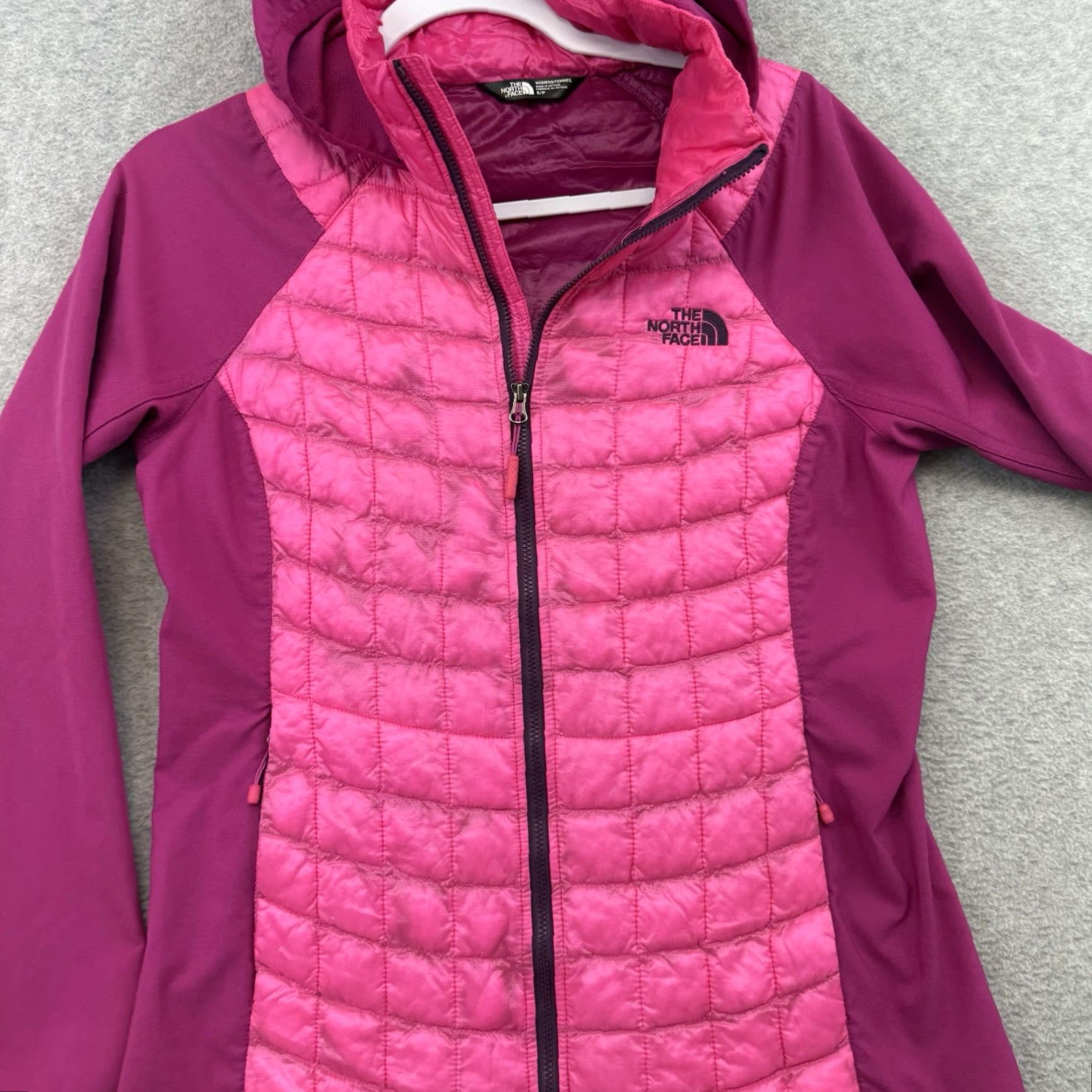 The North Face VINTAGE The North Face Jacket Womens S Pink ThermoBall Primaloft Puffer Coat Hooded Size S / US 4 / IT 40 - 4 Thumbnail