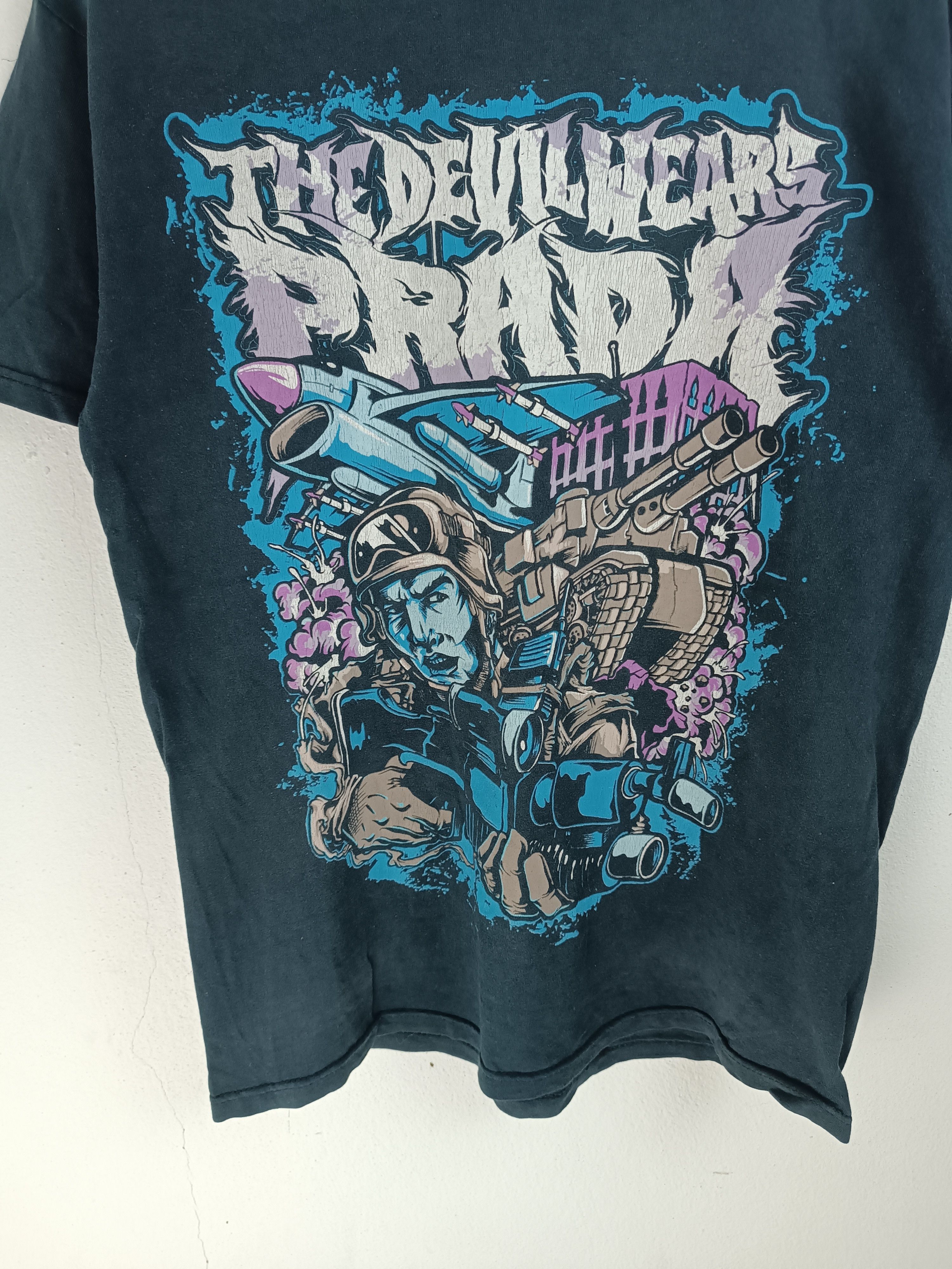 Band Tees VINTAGE 2000s THE DEVIL WEARS PRADA METALCORE VERY RARE Size US M / EU 48-50 / 2 - 6 Thumbnail