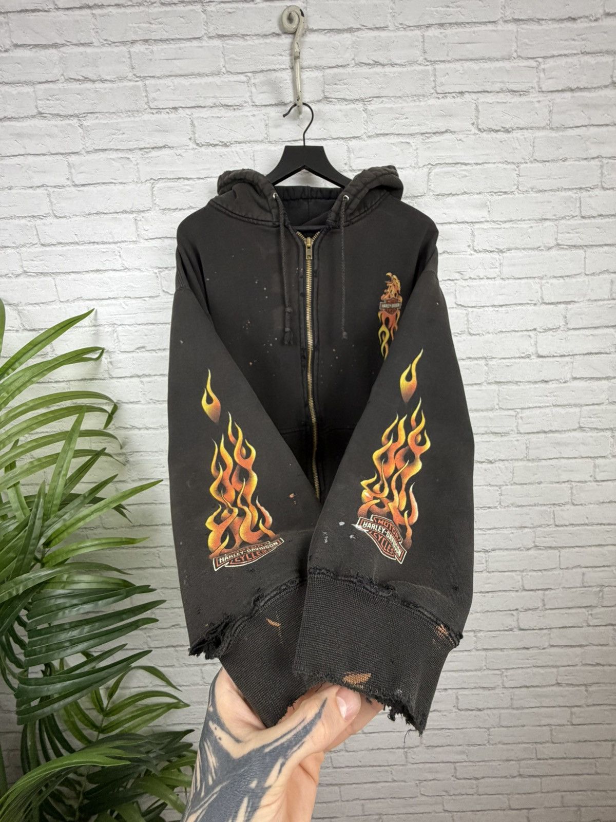 Harley Davidson (XL) THRASHED OUT FLAMES Harley Davidson Zip Up Hoodie Size US XL / EU 56 / 4 - 3 Thumbnail