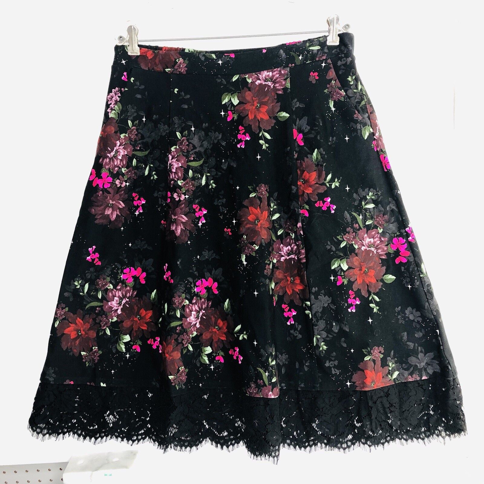 Torrid Torrid Ponte Midi Skirt Lace Trim Black Floral Size 0 Size 25" / US 0 / IT 36 - 1 Thumbnail