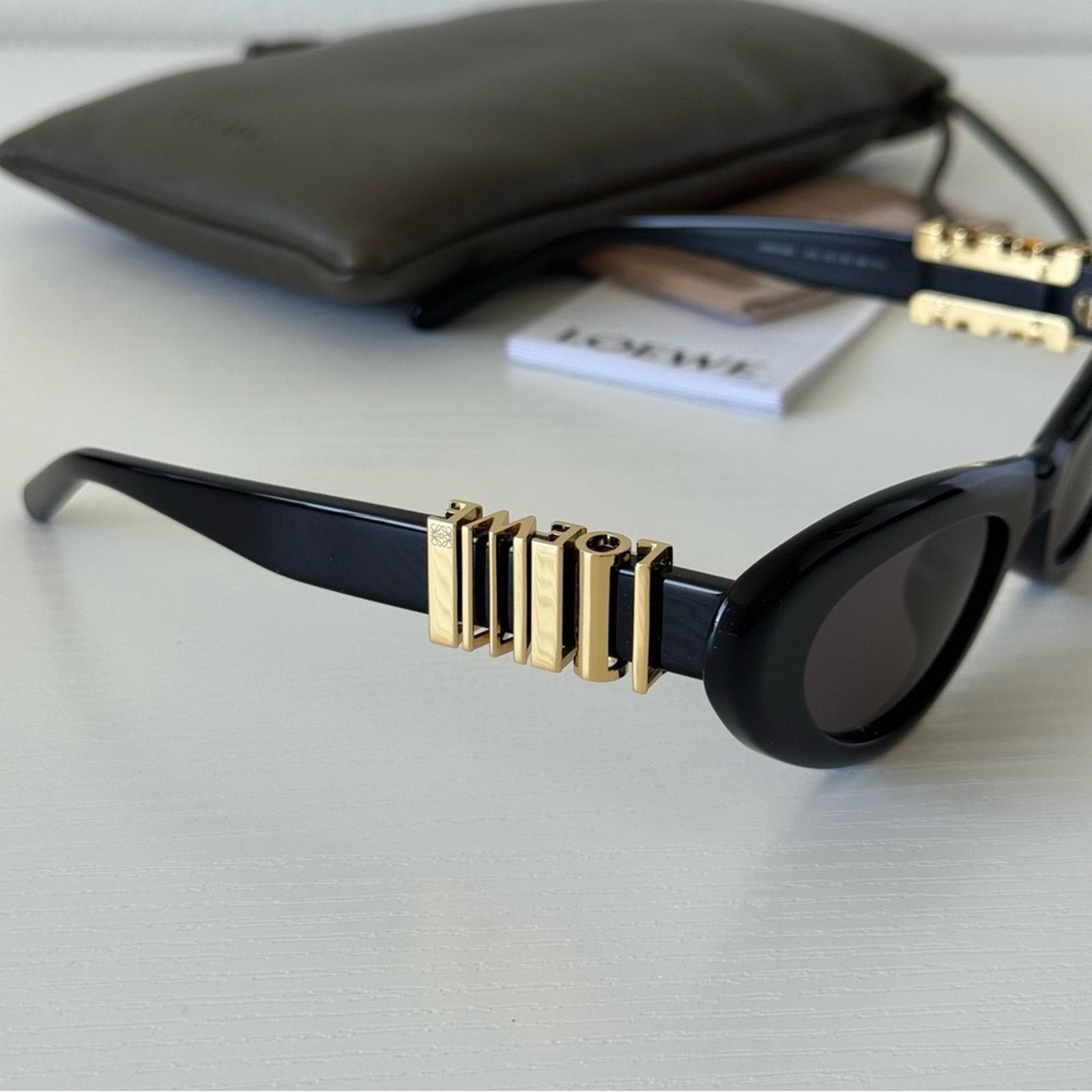 Loewe New! Loewe Black Cat-Eye Sunglasses LW40156U 01A, Authentic Size ONE SIZE - 4 Thumbnail