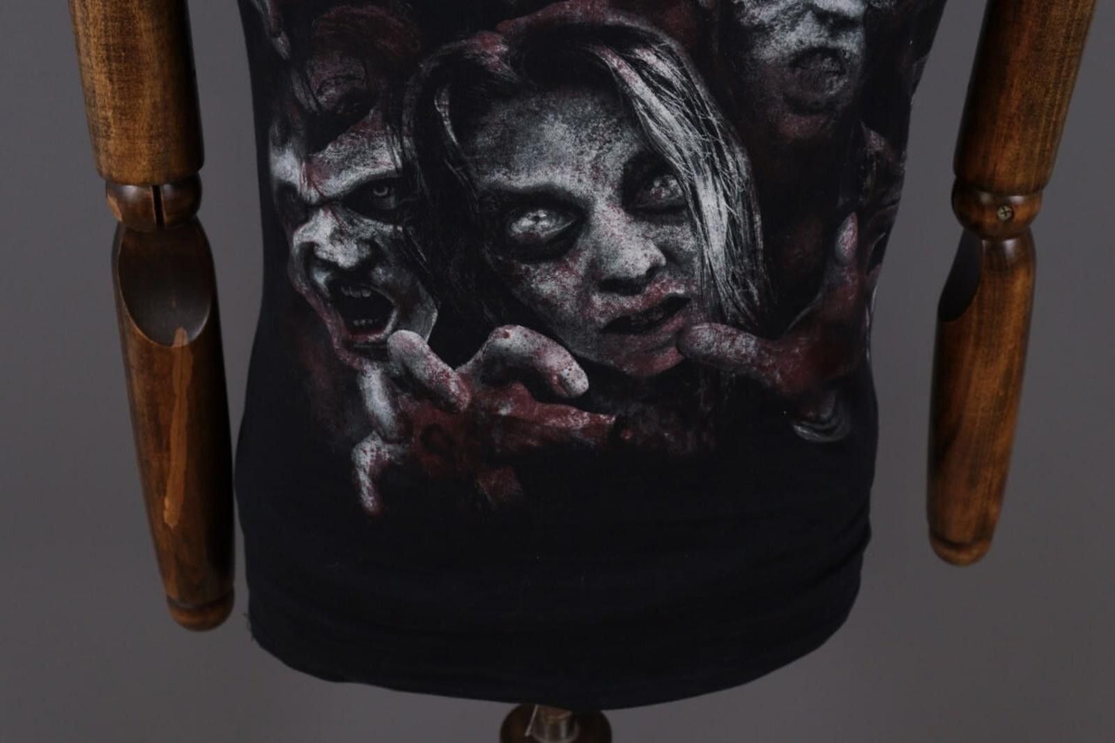 Gildan Gildan The Walking Dead AMC Black All Over Print Size S Size US S / EU 44-46 / 1 - 12 Thumbnail