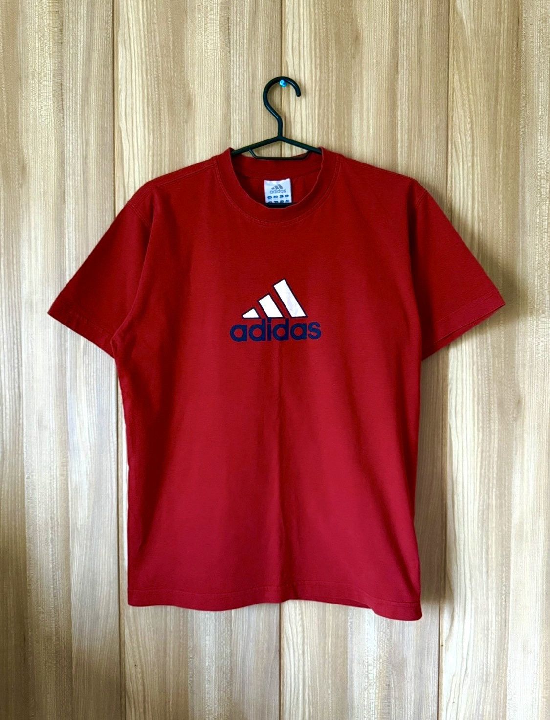 Adidas Vintage Y2K Adidas Logo T-Shirt Size US S / EU 44-46 / 1 - 1 Thumbnail