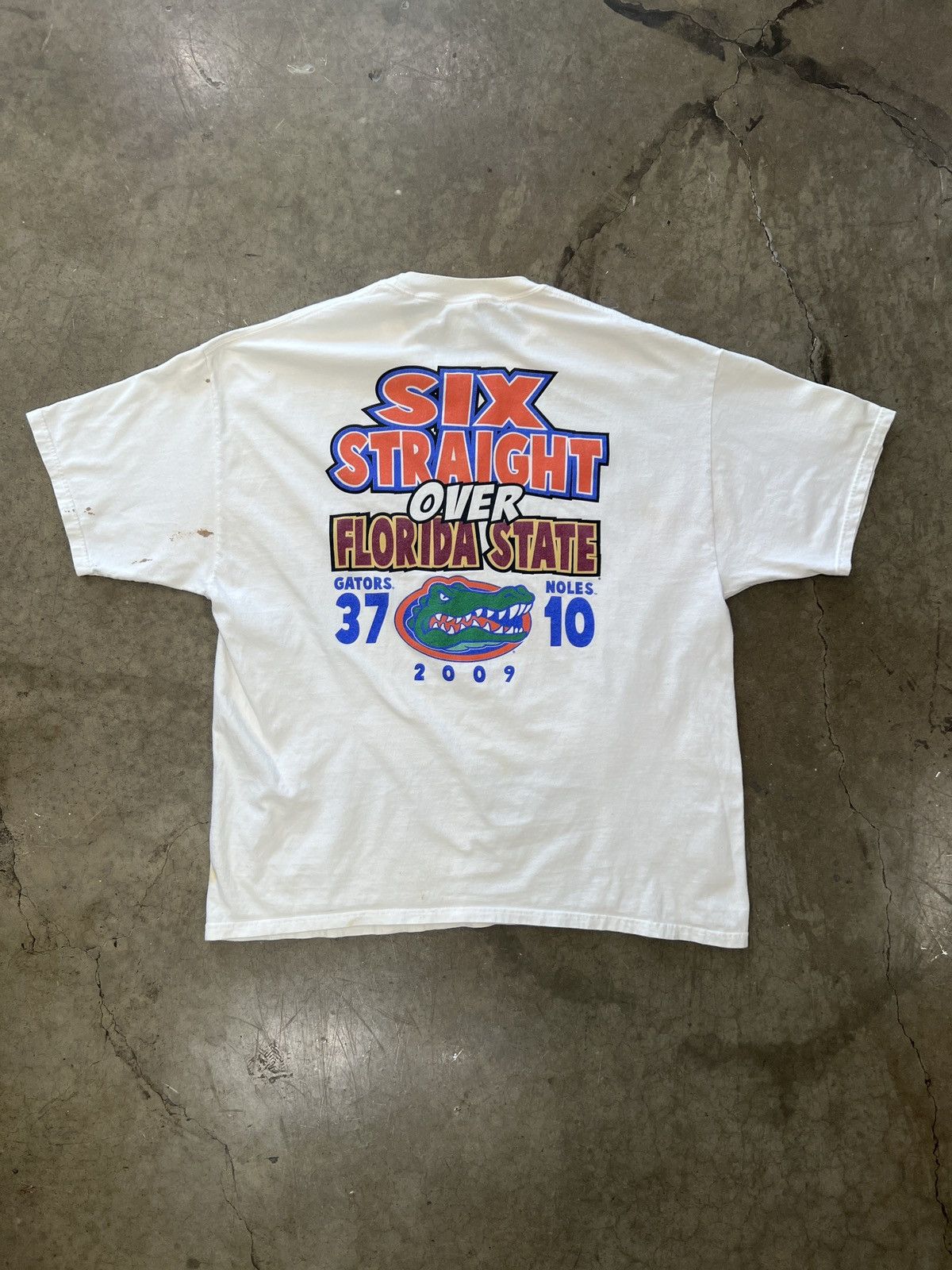 NCAA × Vintage Vintage 2009 Gators vs. Noles Six Straight Tee XXL Size US XXL / EU 58 / 5 - 2 Thumbnail