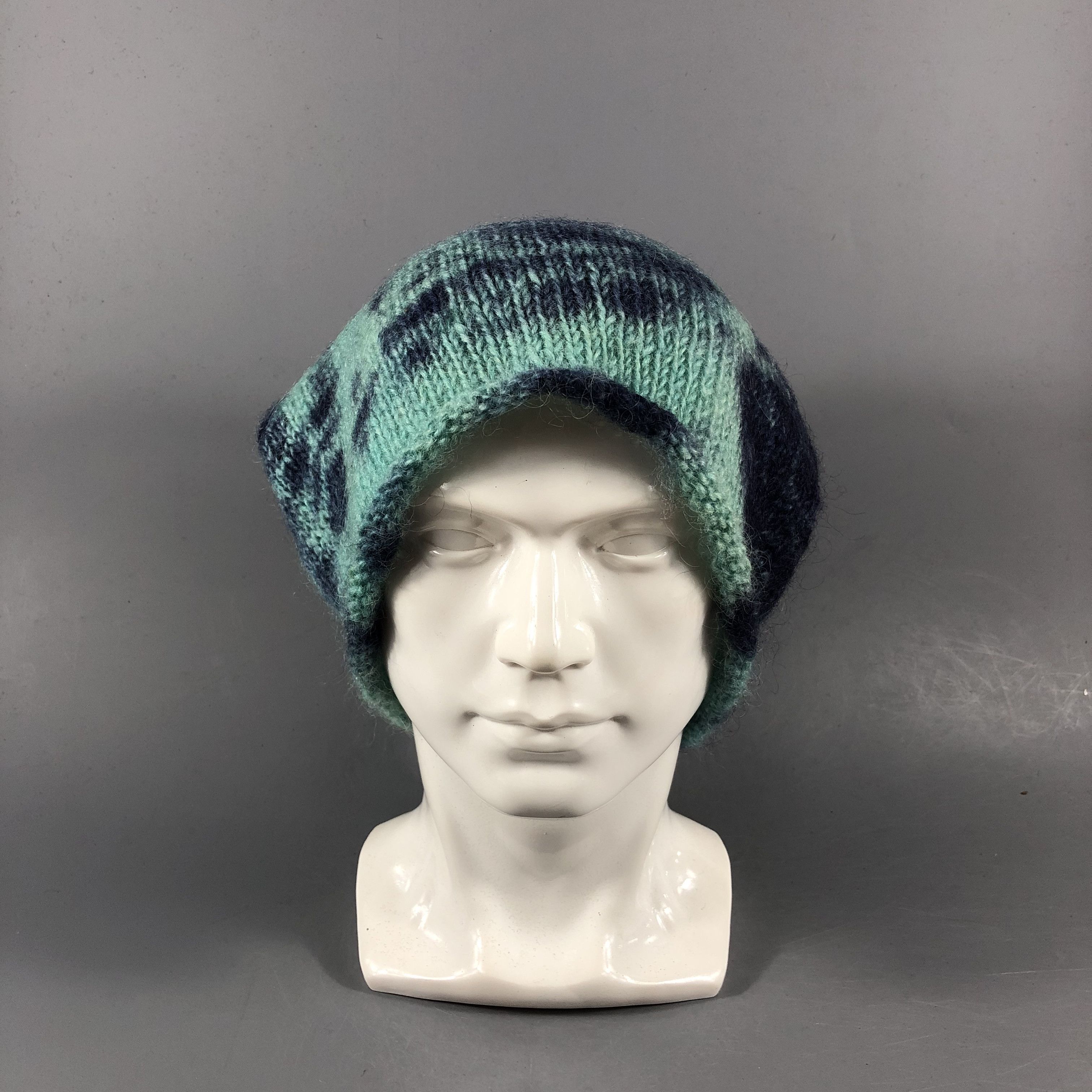 Vintage Hand-Knit Blue/Green Abstract Slouchy Beanie B956 Size ONE SIZE - 2 Thumbnail