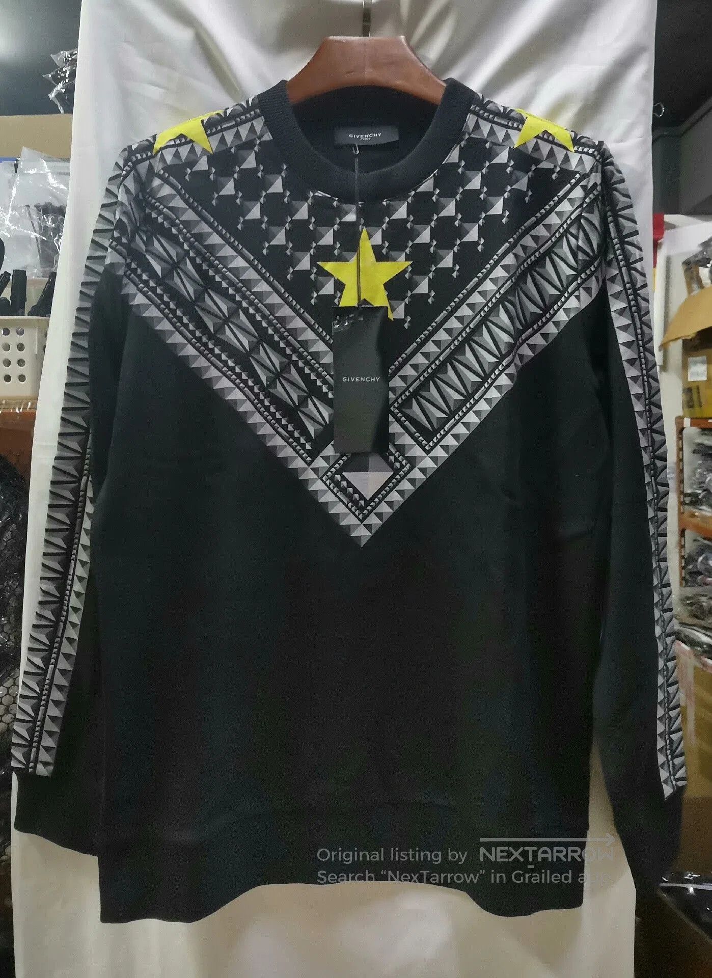 Givenchy Givenchy Men's Fleece Lined Sweatshirt. Size US M / EU 48-50 / 2 - 1 Thumbnail