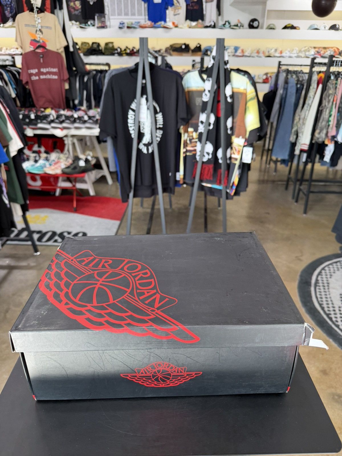 Jordan Brand Air Jordan 1 Chicago Size 9 (2013) Size US 9 / EU 42 - 14 Thumbnail