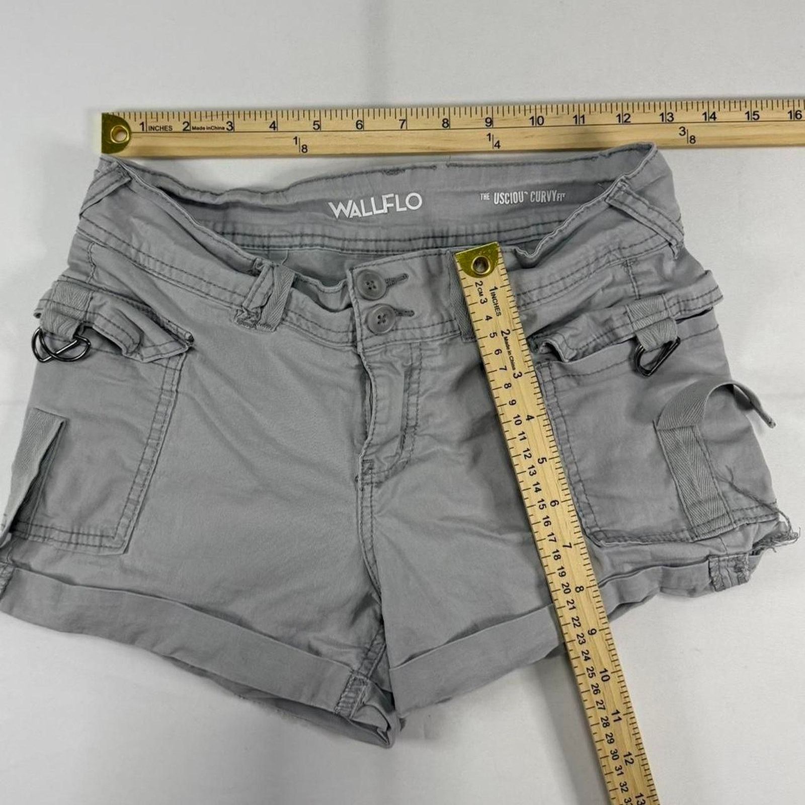 & Other Stories Wallflower Cury Fit Size 3 Cargo Mini Micro Low Rise Shorts Size 26" / US 2 / IT 38 - 4 Thumbnail