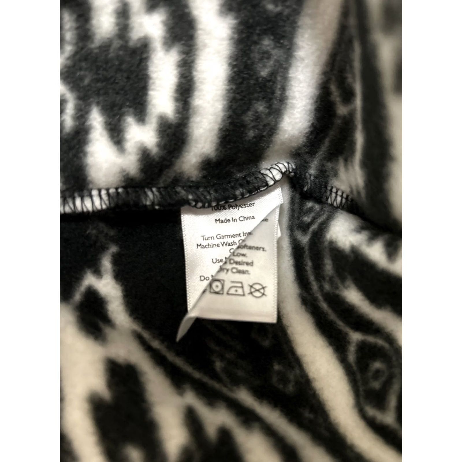 Eddie Bauer Eddie Bauer Fleece Sweater Womens Large Black 1/4 Zip Pullover Jacket Aztec Pattern Size L / US 10 / IT 46 - 7 Thumbnail