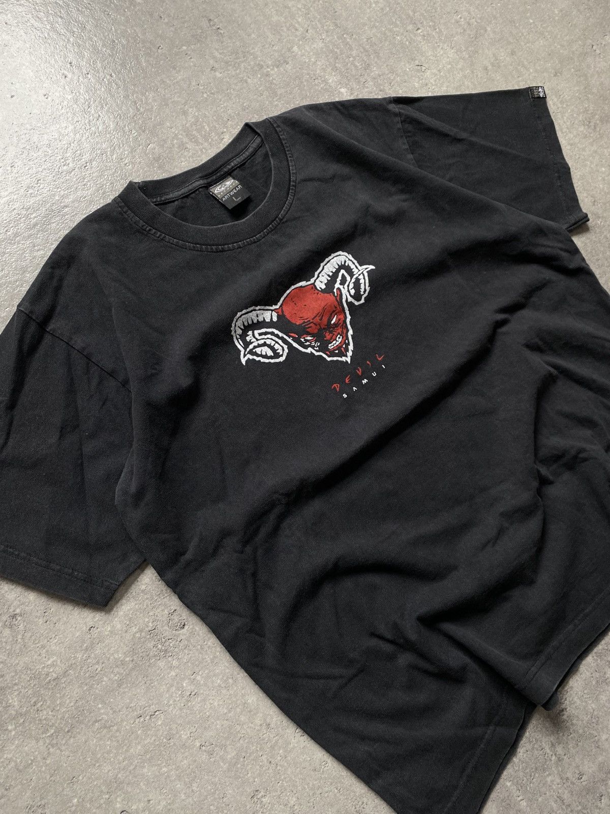 Vintage Vintage 90’s Devil Logo Avant Garde Black Washed Tee Size US L / EU 52-54 / 3 - 2 Thumbnail