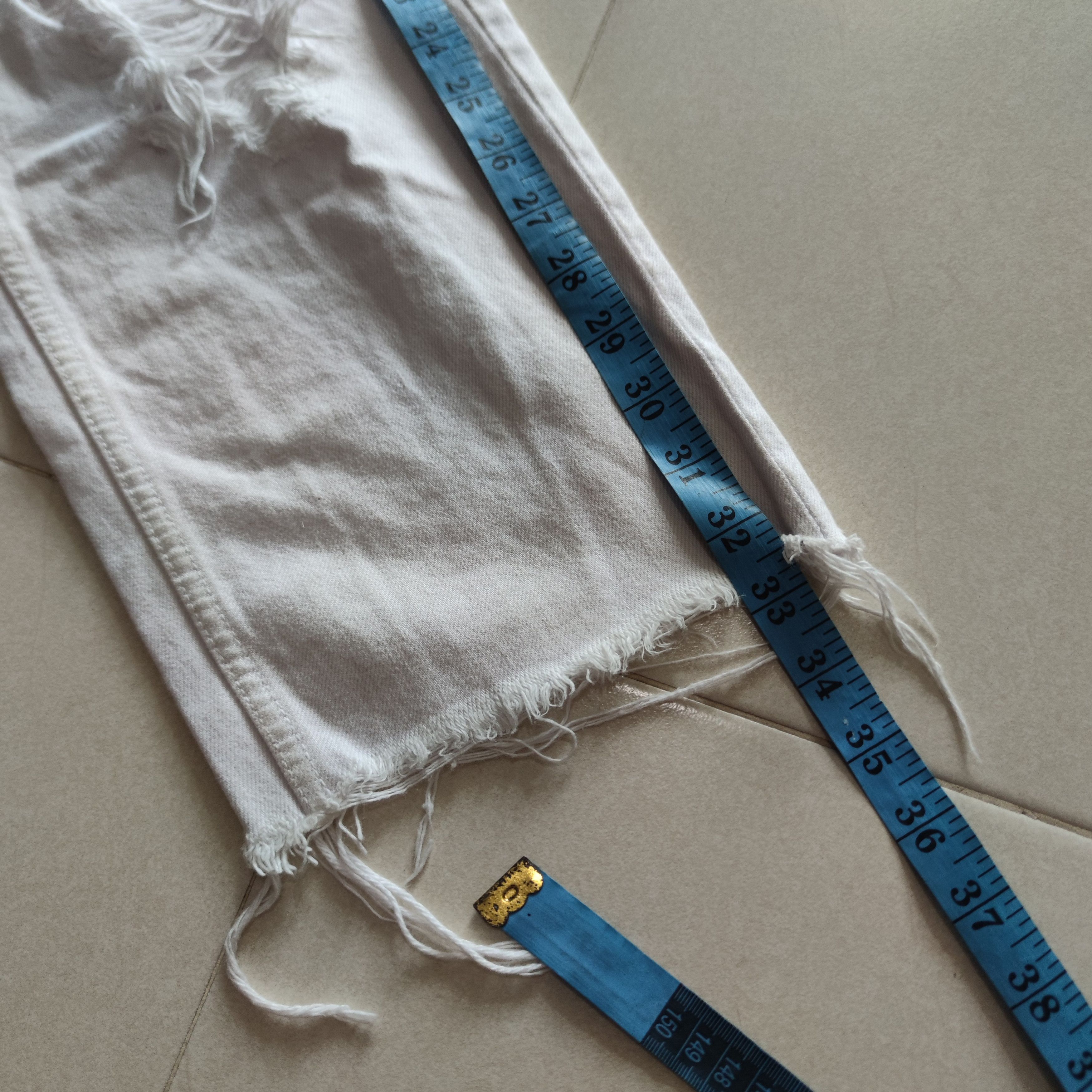 Alexander Wang DENIM X ALEXANDER WANG RIVAL DISTRESSED DESIGN DENIM Size 28" / US 6 / IT 42 - 10 Thumbnail